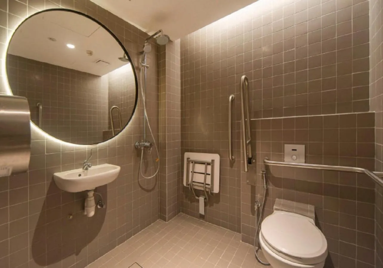 Guests in The Great Madras by Hotel Calmo