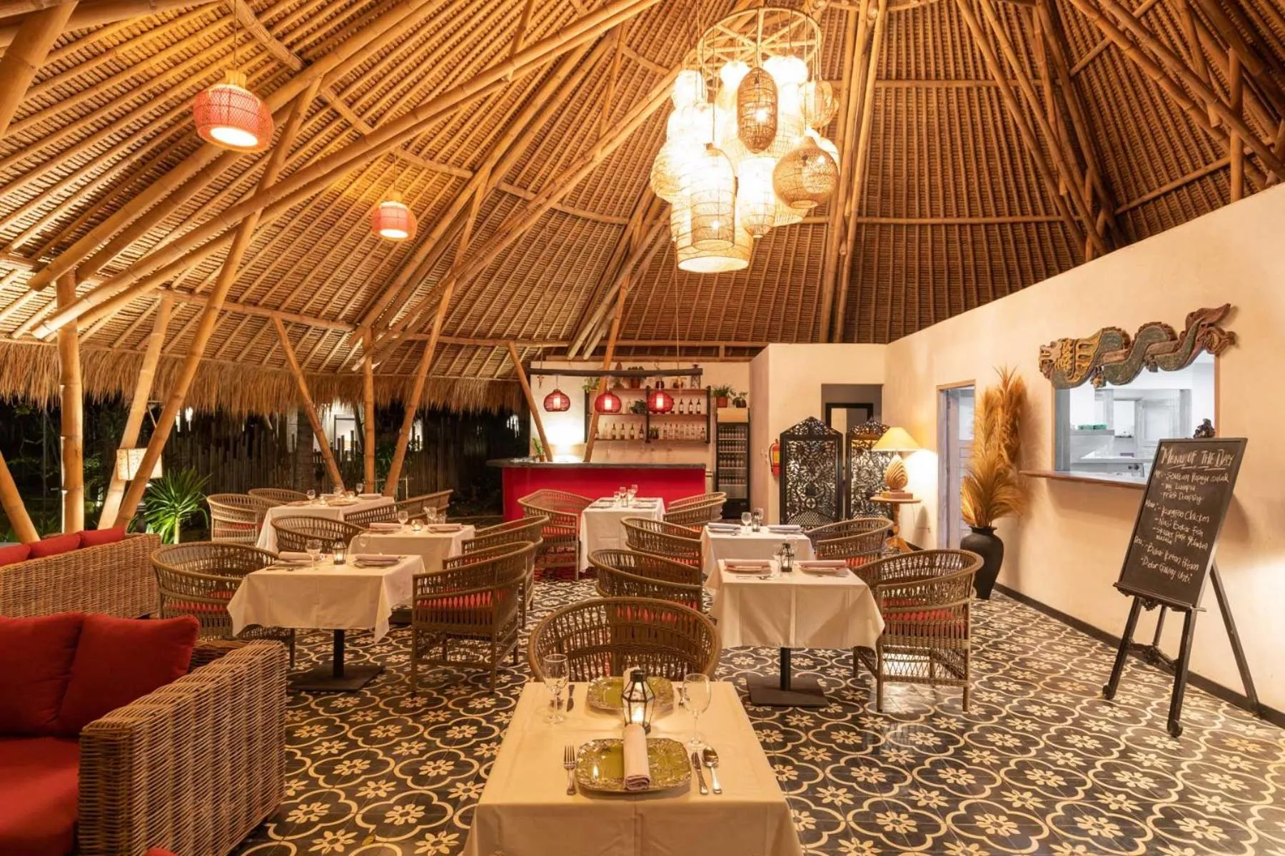 Restaurant/places to eat in Amahelia Luxury Resort & Restaurant - Gili Asahan