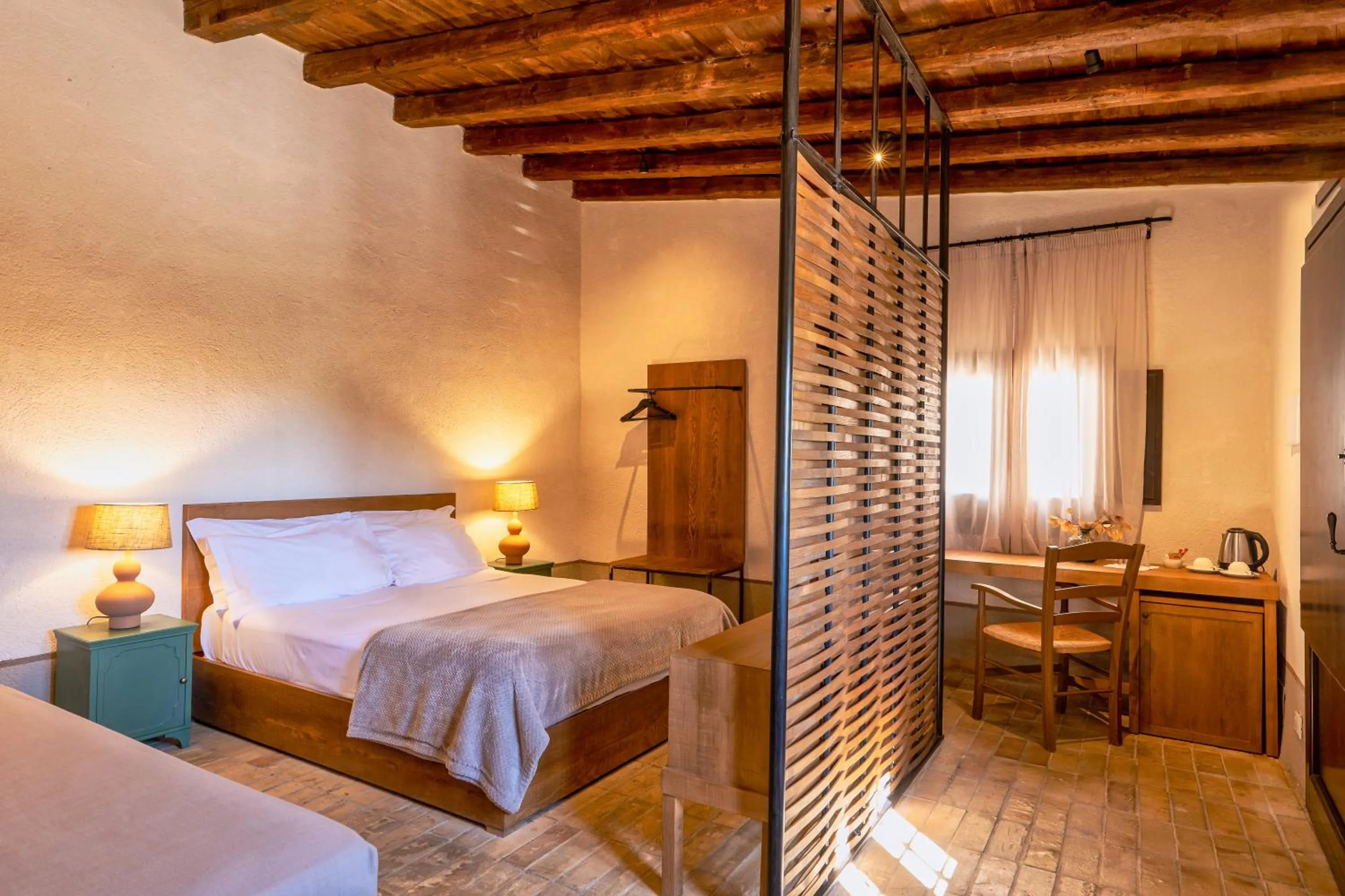 Photo of the whole room, Bed in Borgo delle Pietre