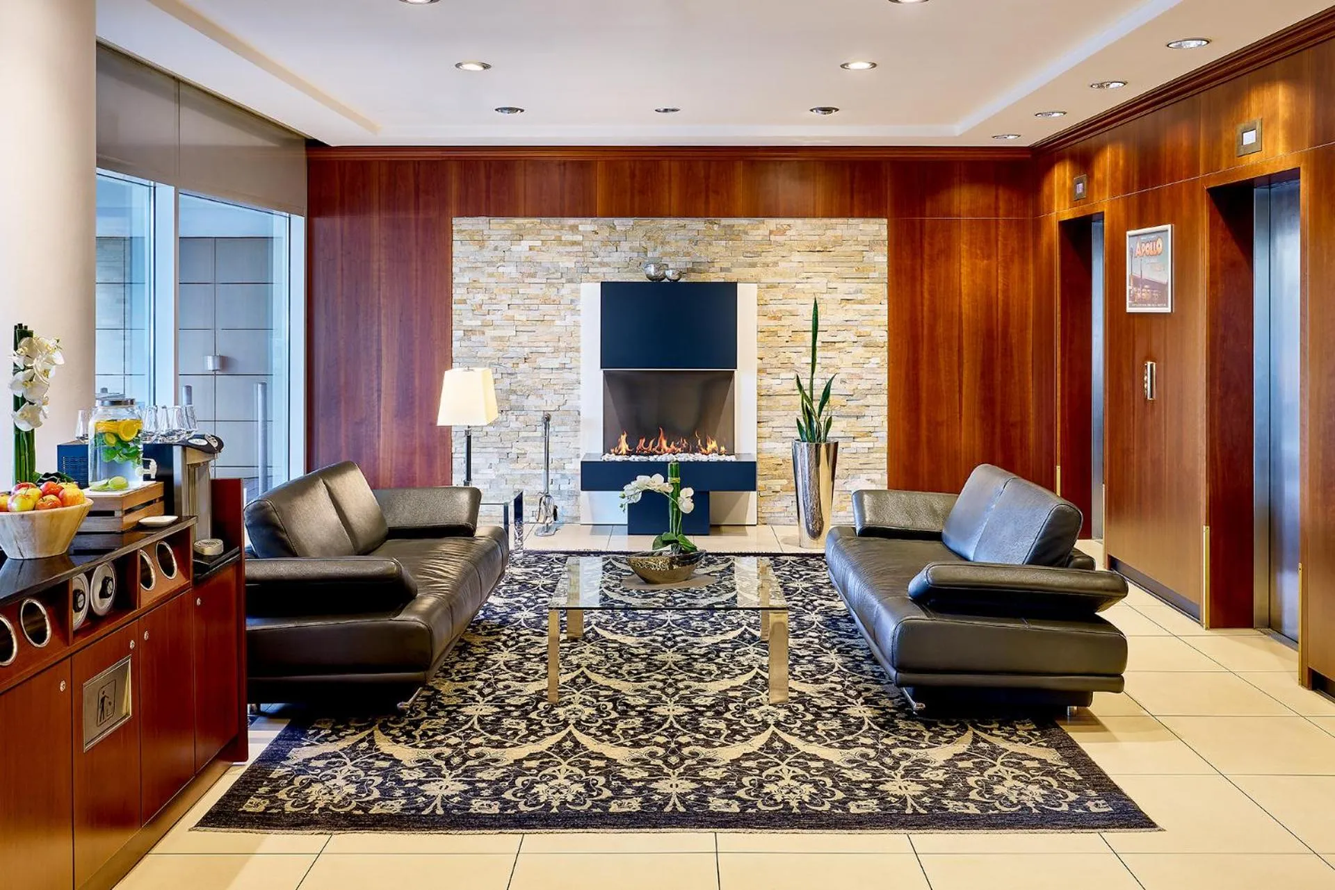 Lobby or reception in Courtyard by Marriott Duesseldorf Hafen