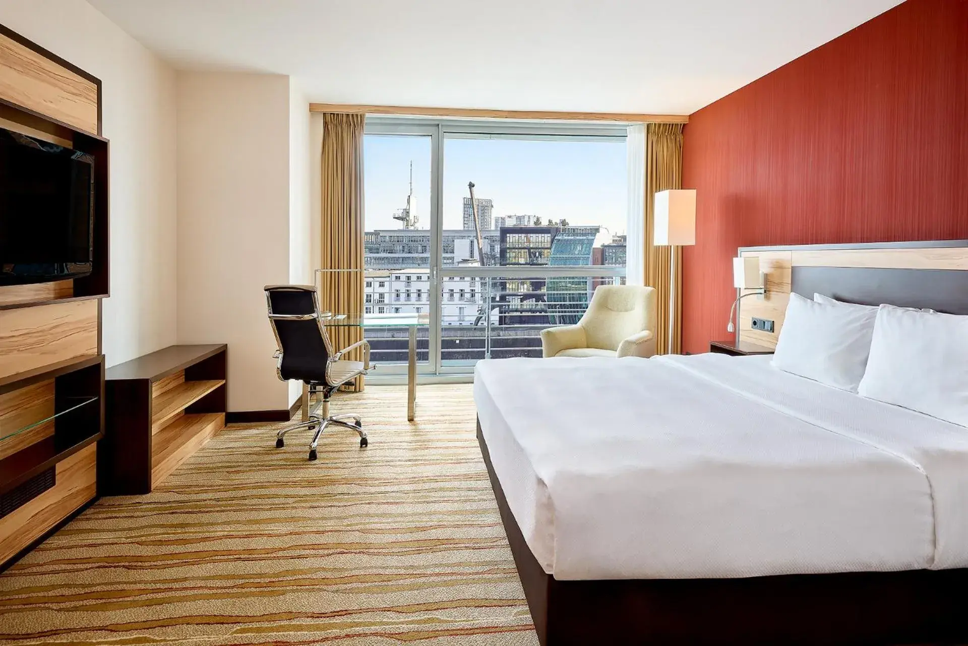 Larger Guest room, 1 King in Courtyard by Marriott Duesseldorf Hafen Larger Guest room, 1 King in Courtyard by Marriott Duesseldorf Hafen