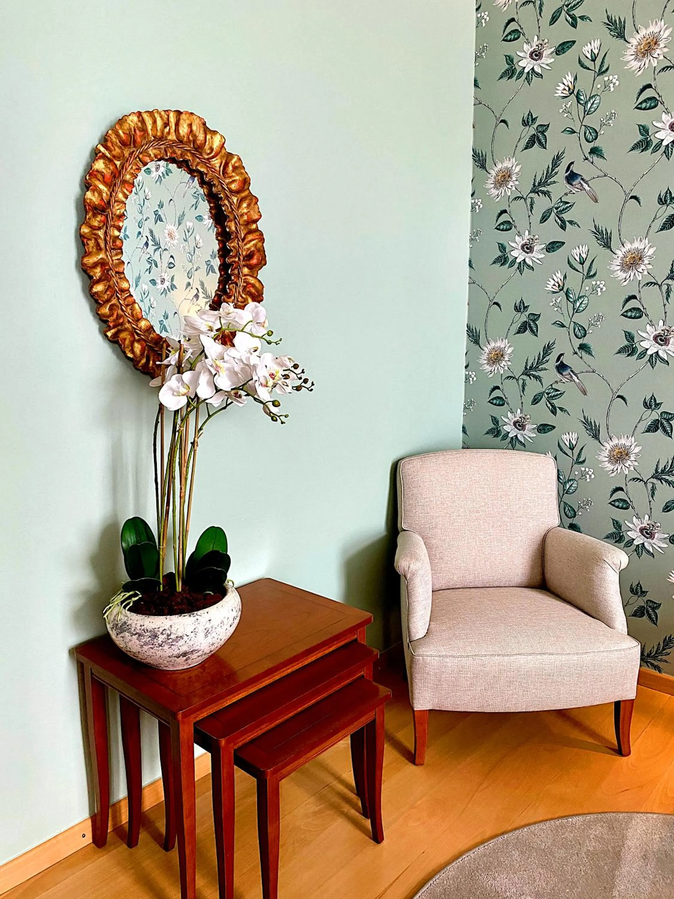 Seating area in Höger's Hotel & Restaurant