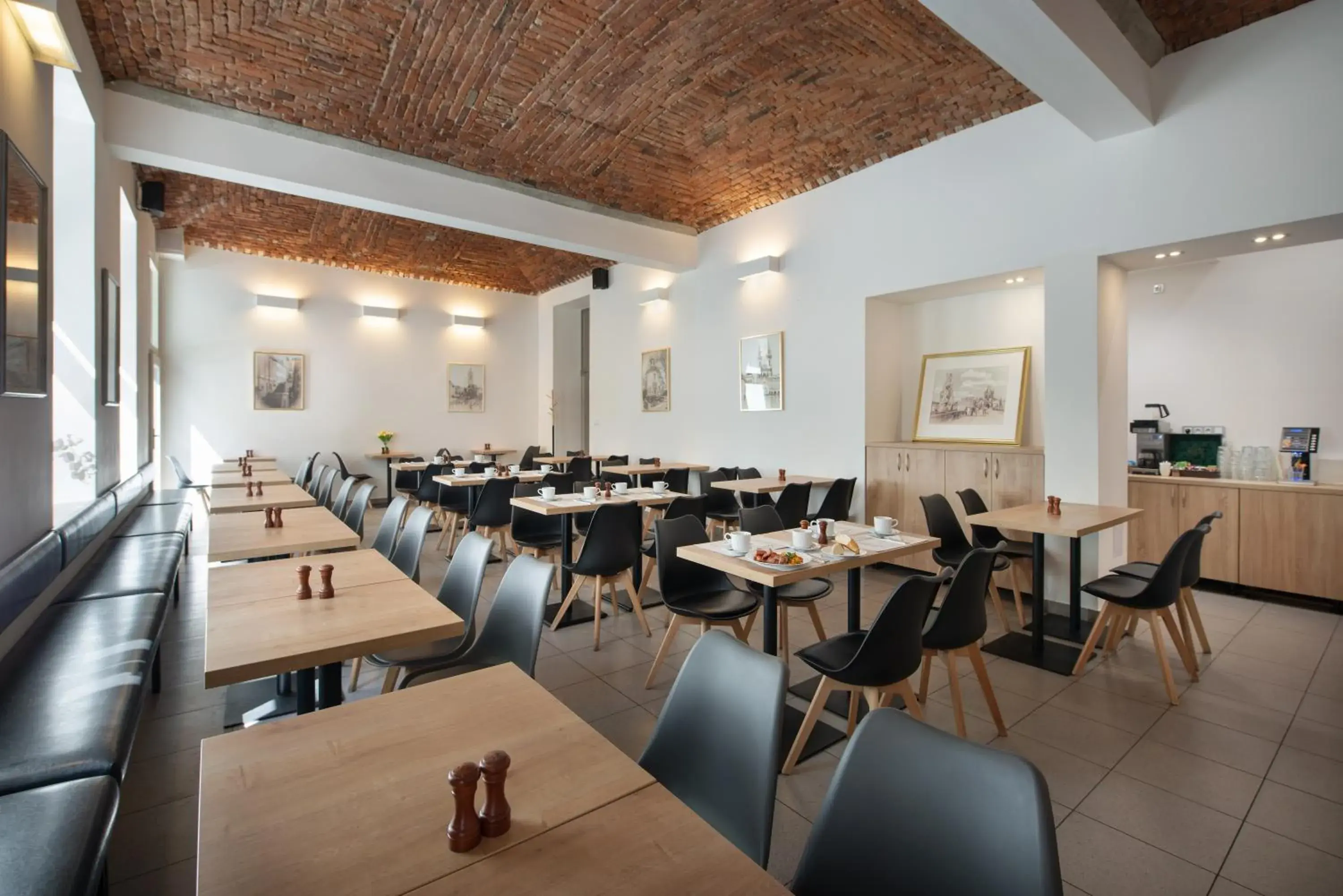 Restaurant/places to eat in Prague Season Hotel Restaurant/places to eat in Prague Season Hotel