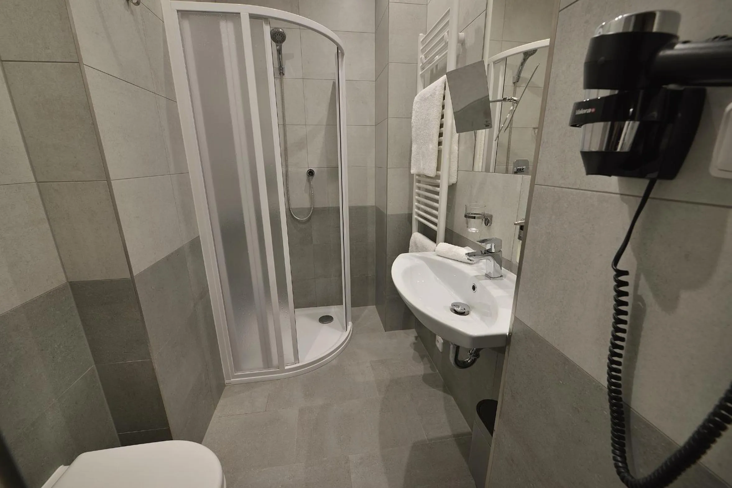 Bathroom in Prague Season Hotel