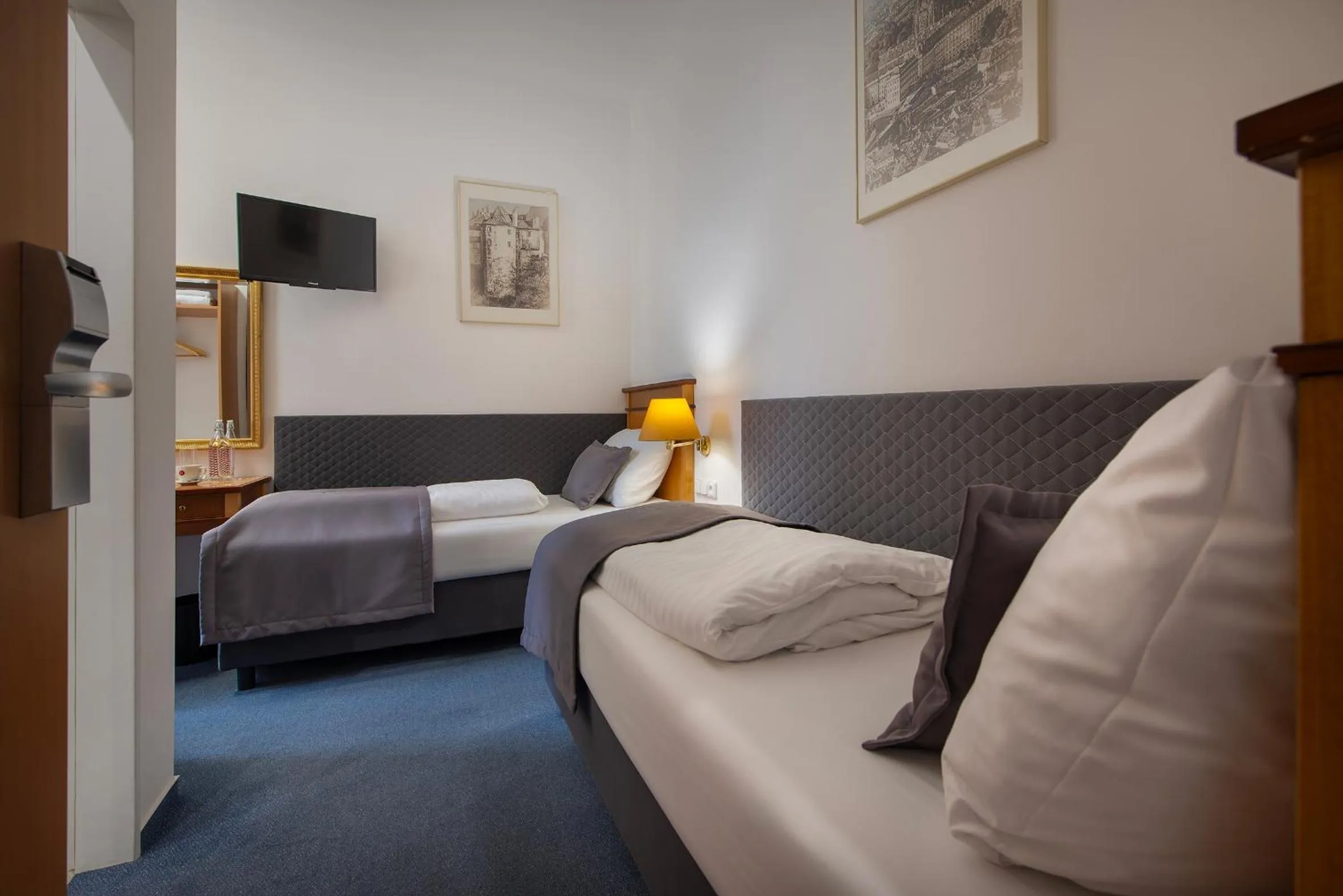 Photo of the whole room, Bed in Prague Season Hotel