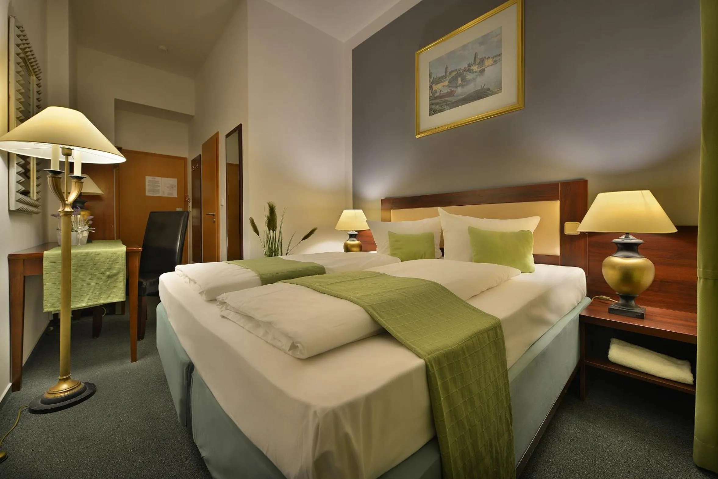 Bed in Prague Season Hotel