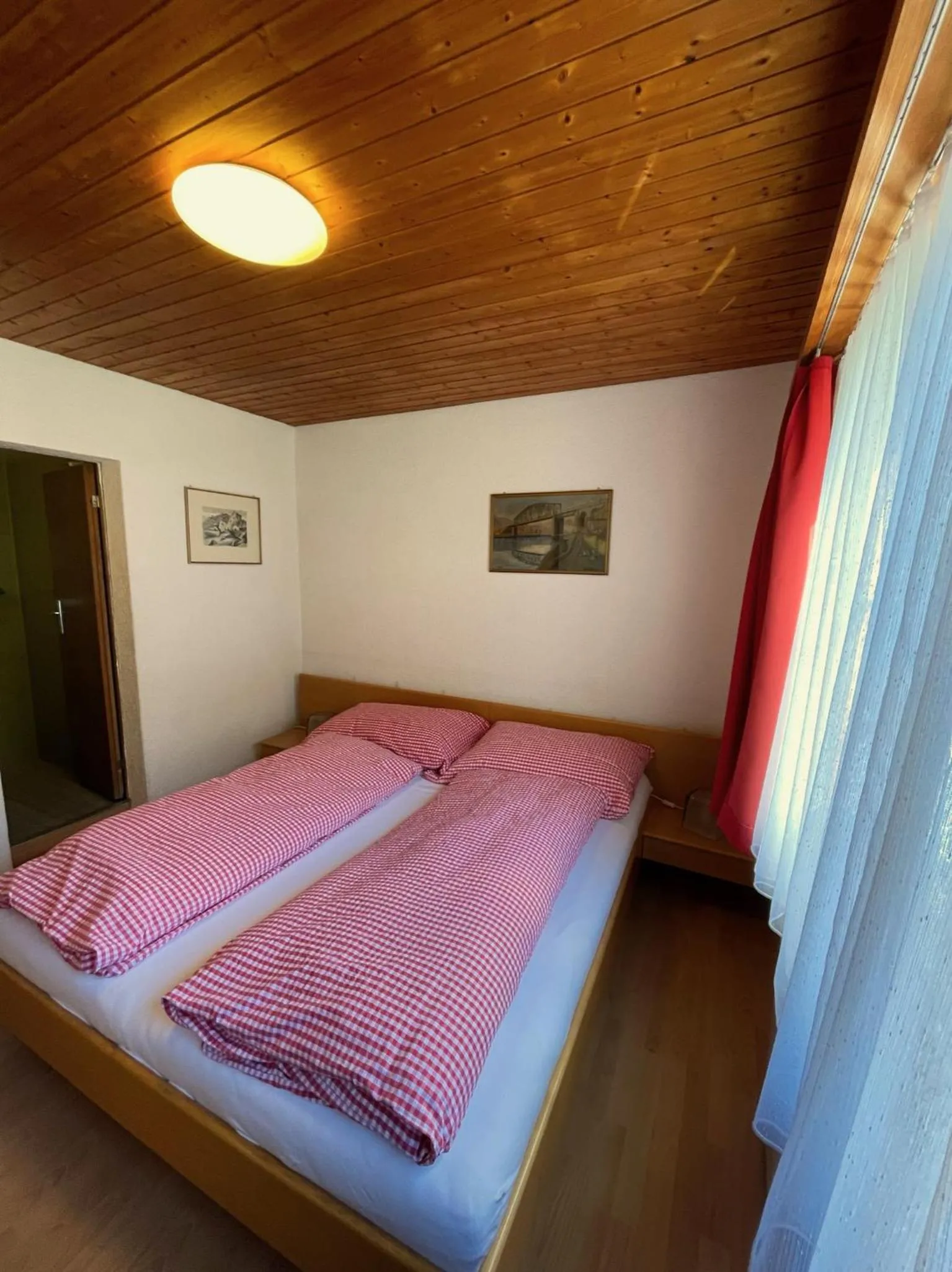 Double Room with Private Bathroom in Hotel Tourist
