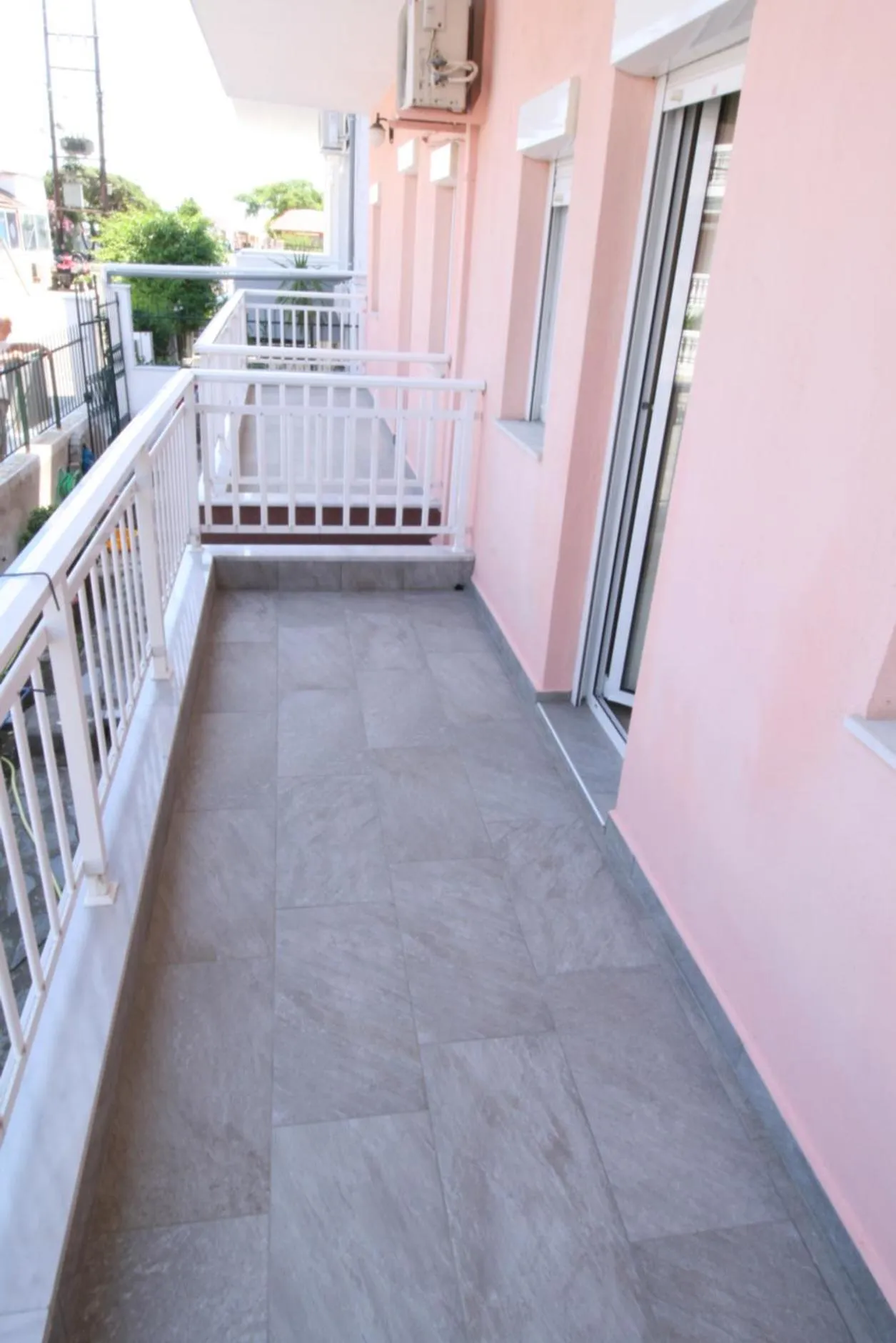 Balcony/Terrace in SARTI CENTER studios