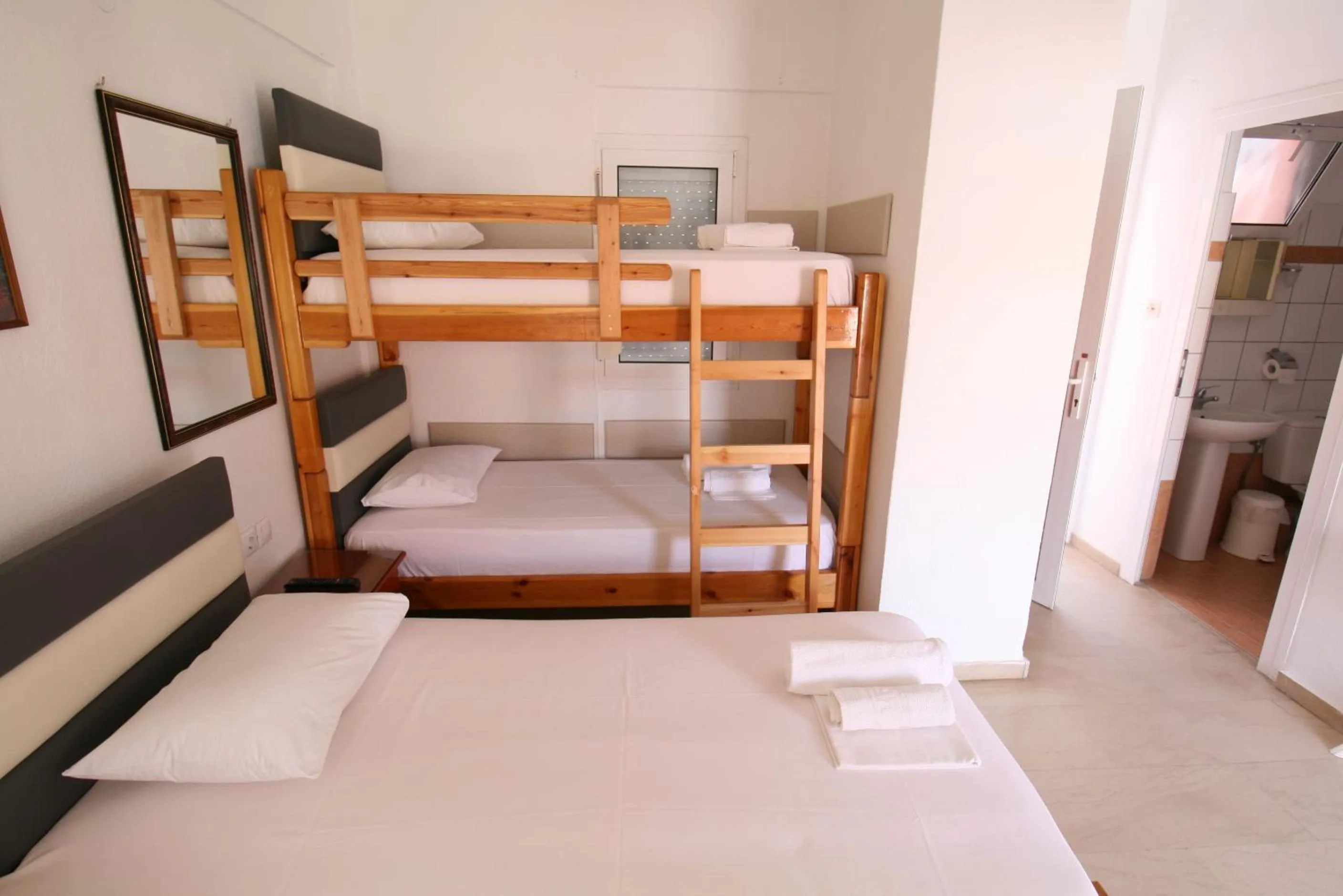 bunk bed in SARTI CENTER studios