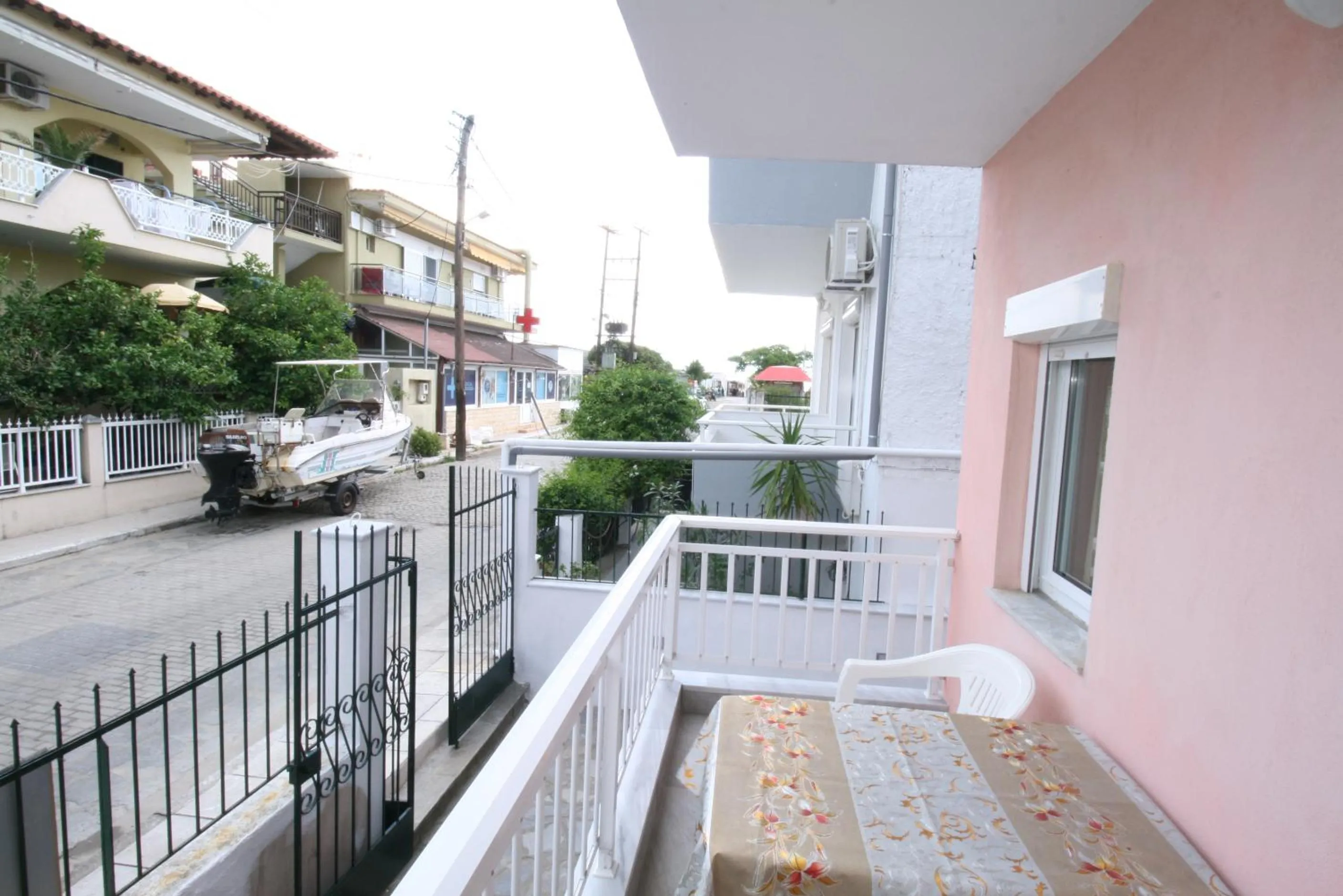 Balcony/Terrace in SARTI CENTER studios