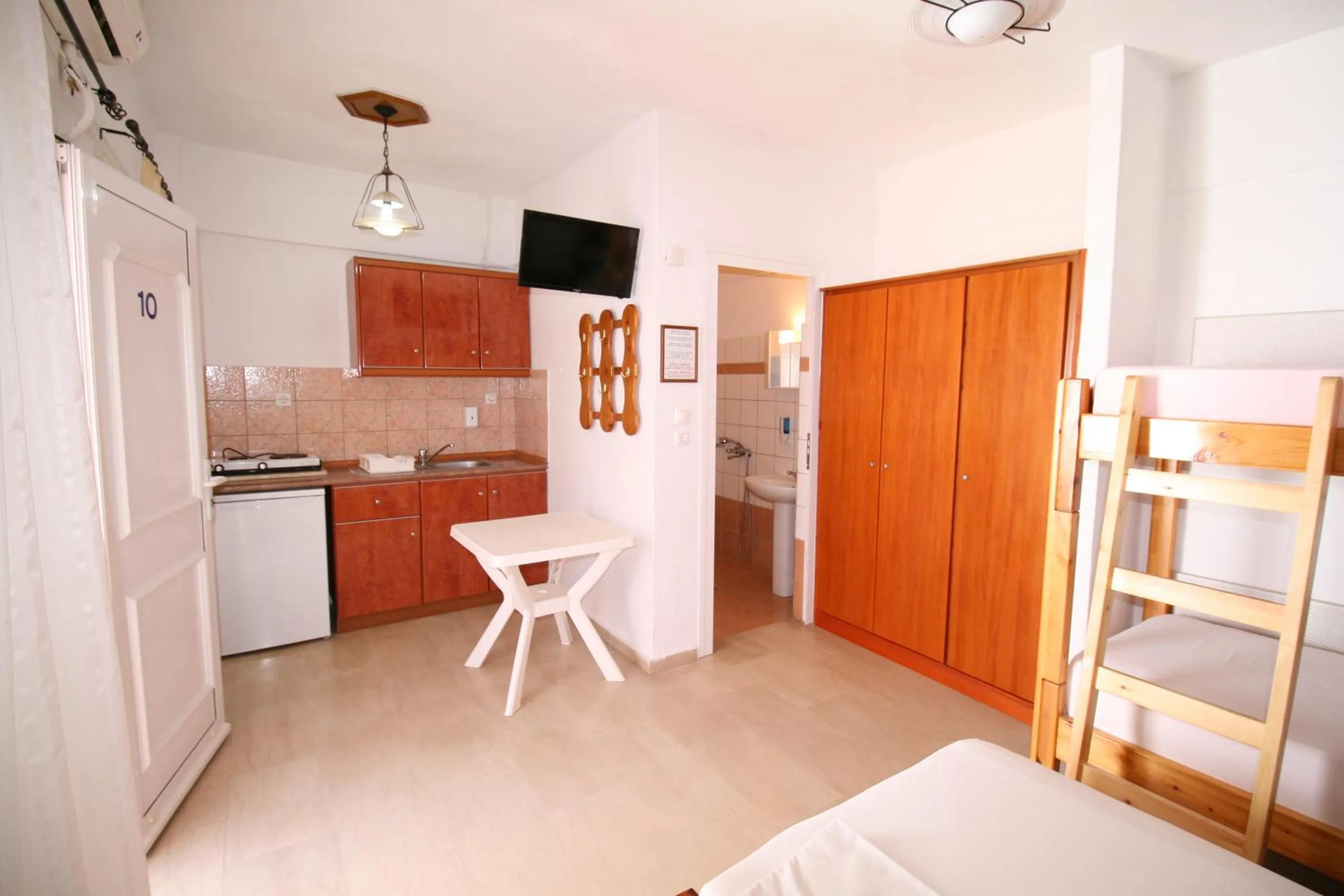 Photo of the whole room in SARTI CENTER studios