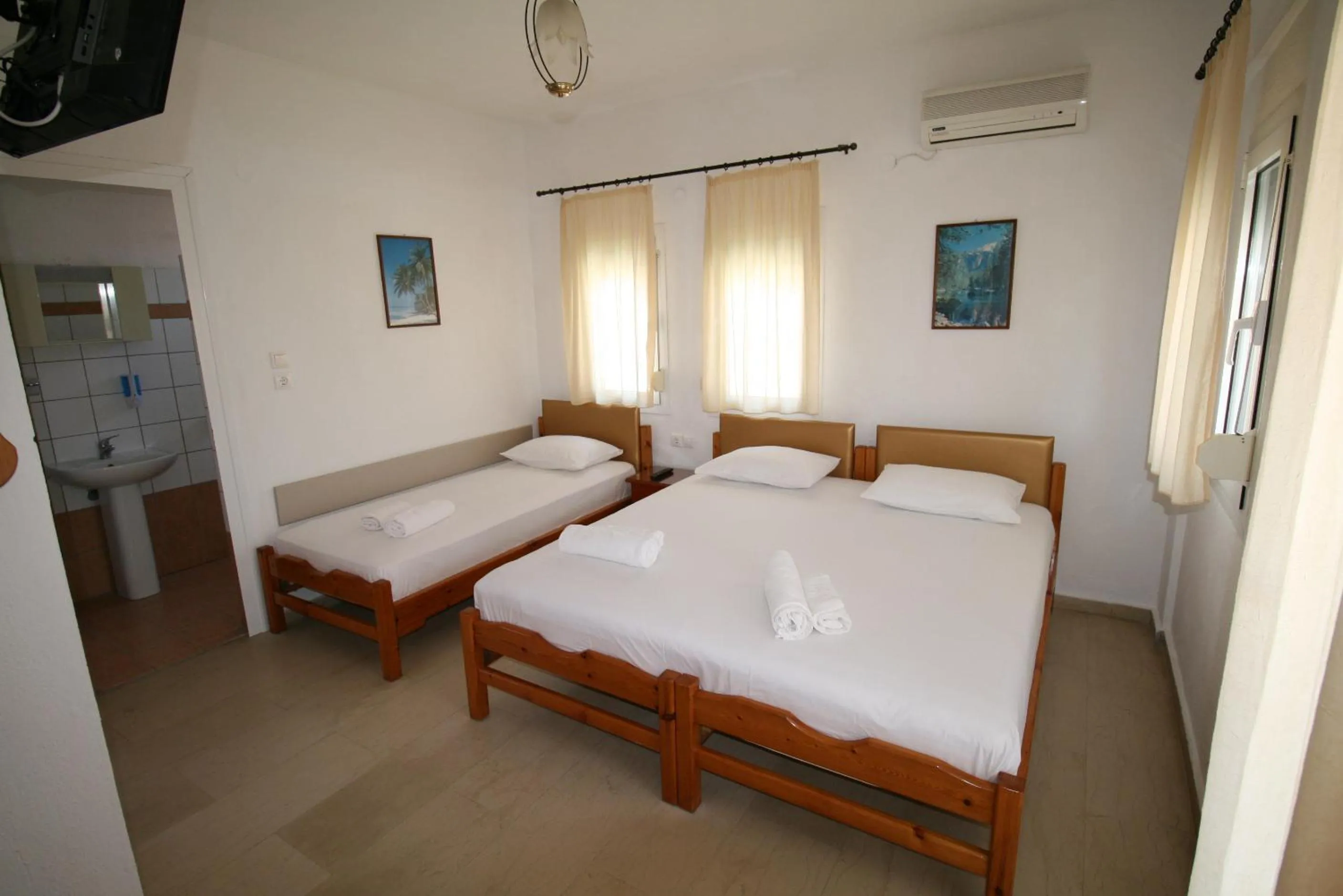 Photo of the whole room in SARTI CENTER studios