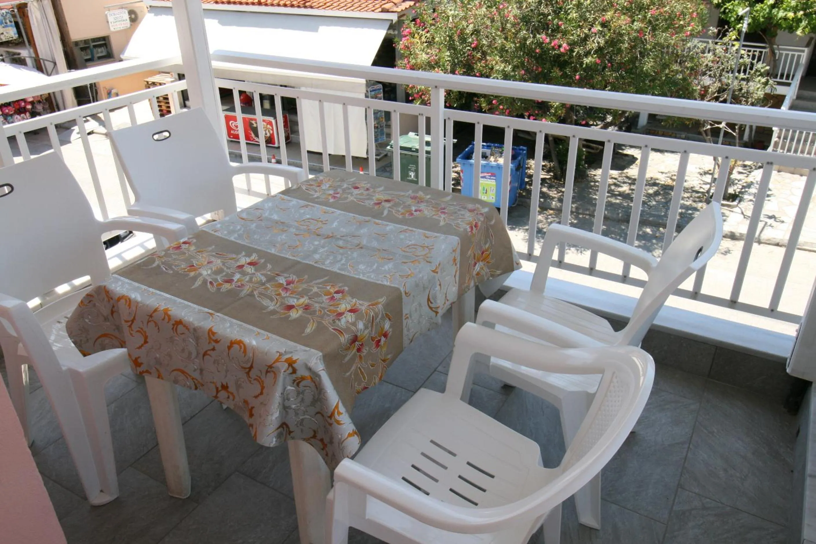 Balcony/Terrace in SARTI CENTER studios