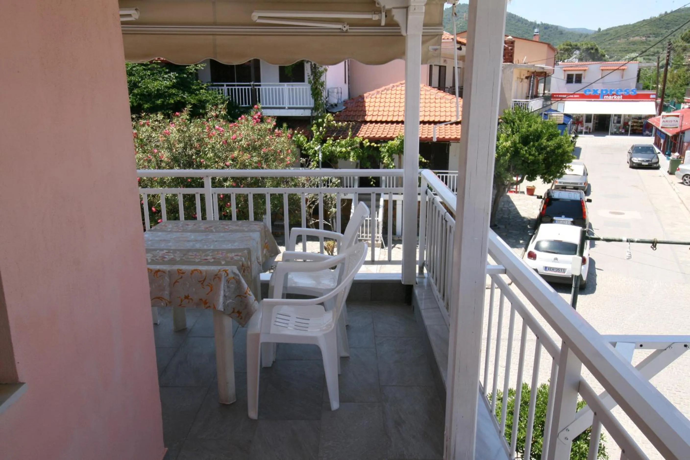 Balcony/Terrace in SARTI CENTER studios