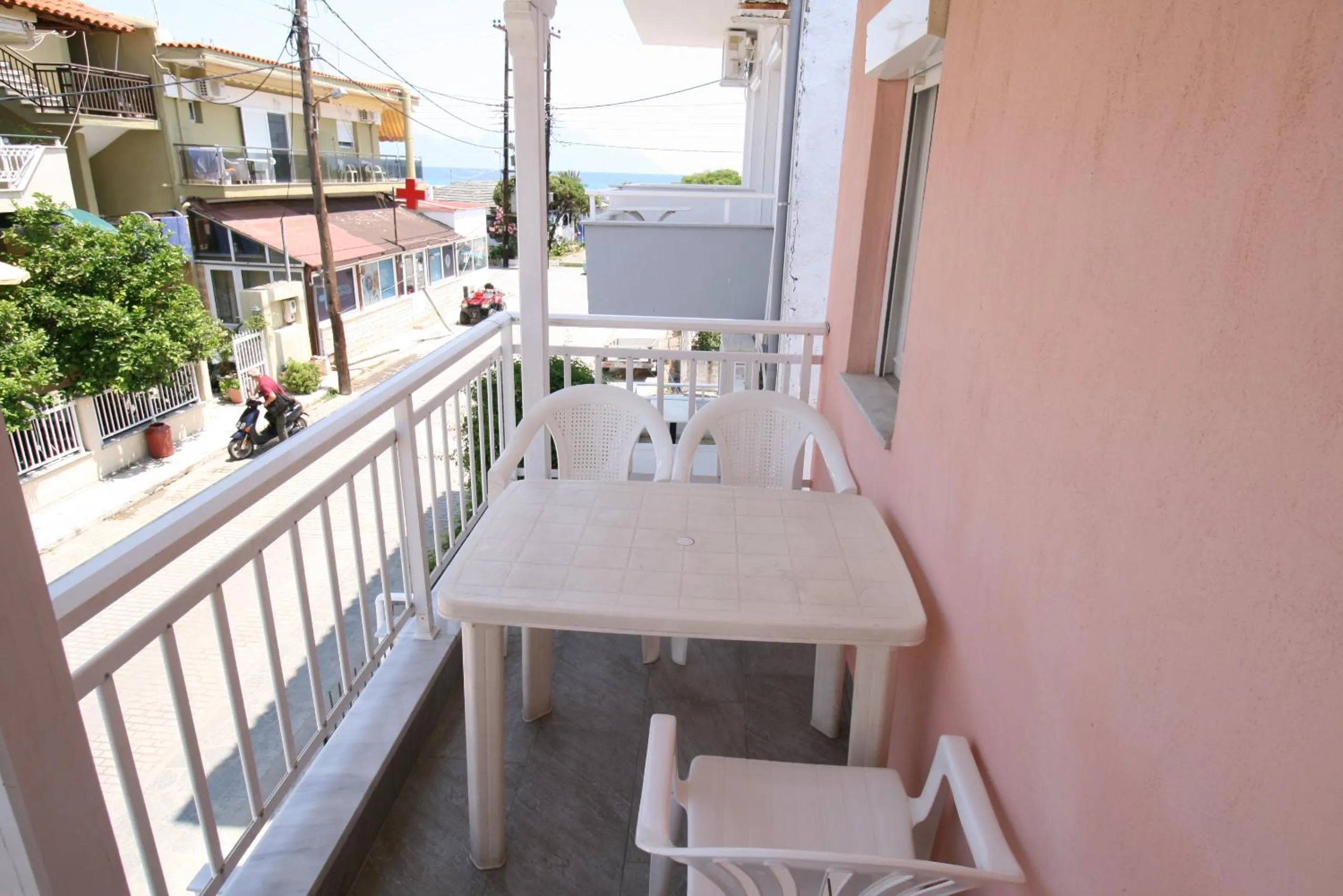 Balcony/Terrace in SARTI CENTER studios