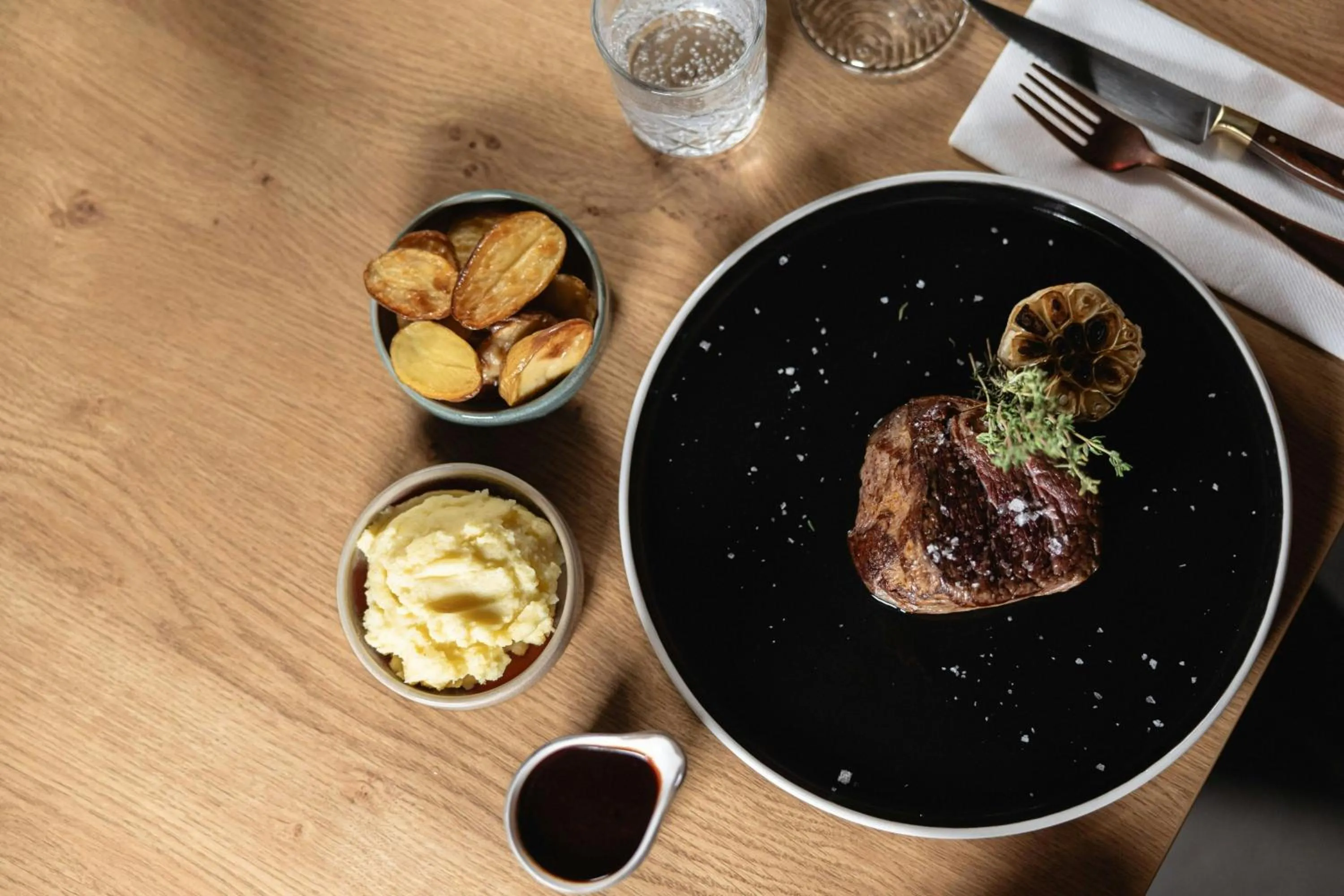 Restaurant/places to eat in Munich Marriott Hotel