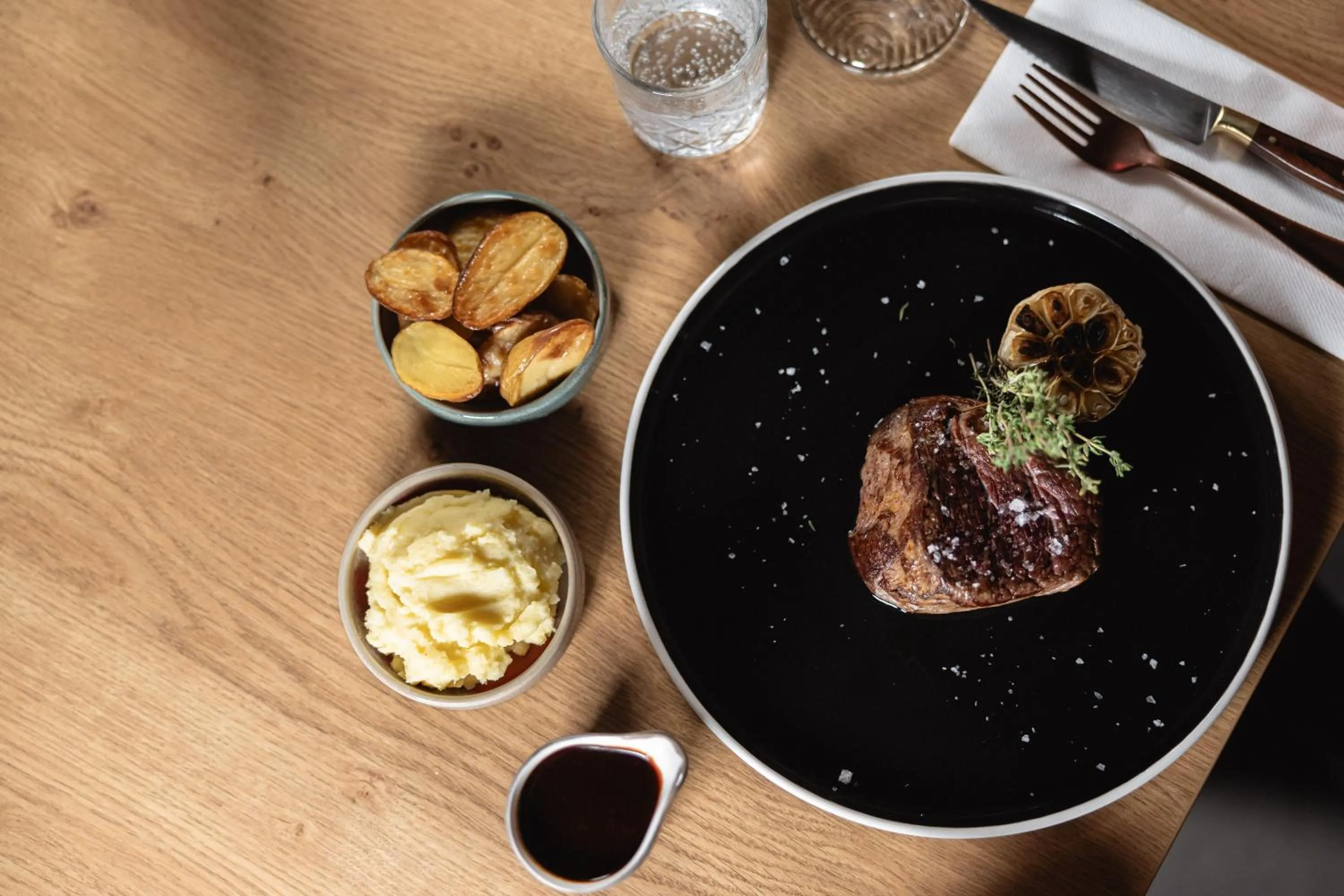 Restaurant/places to eat in Munich Marriott Hotel