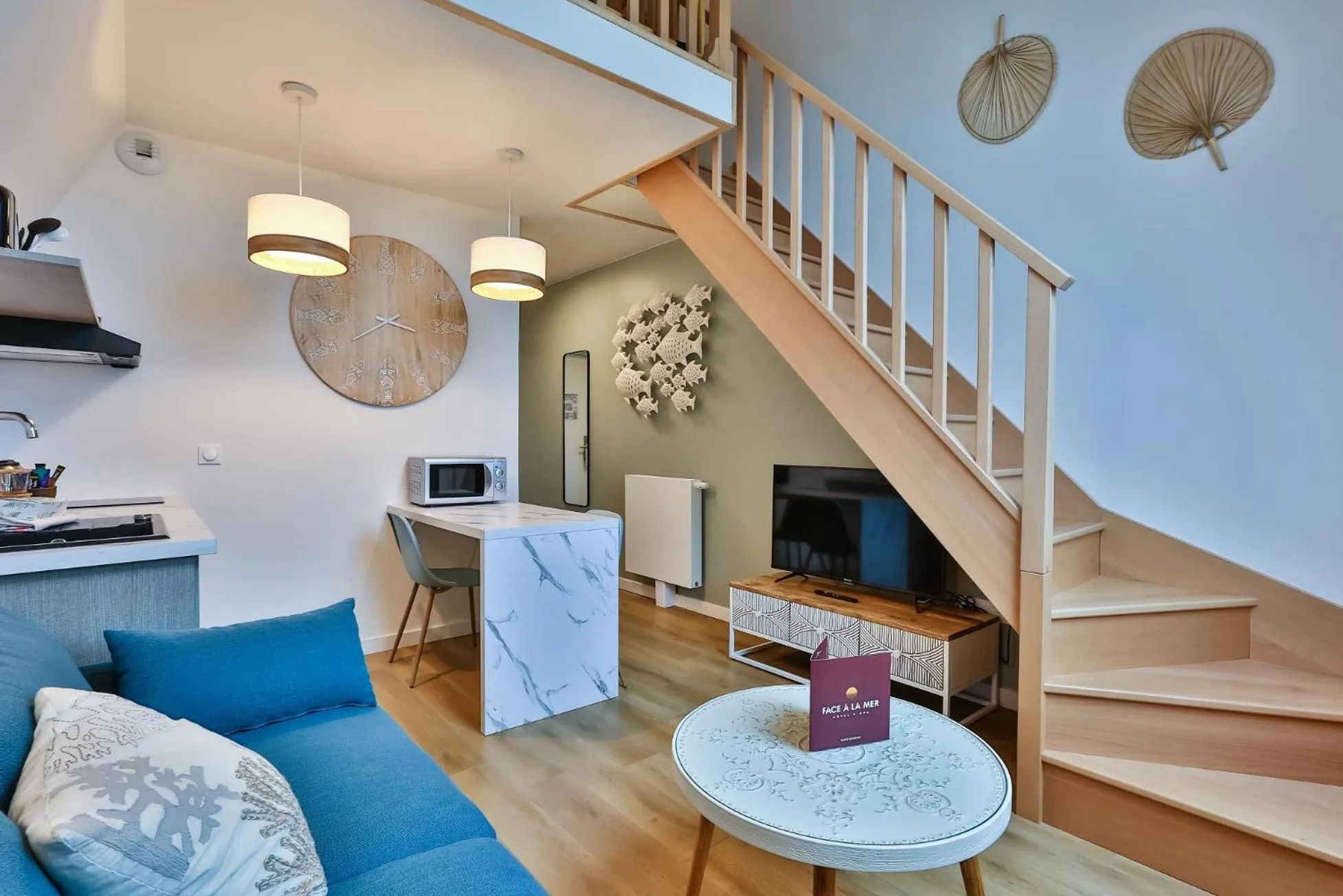 Photo of the whole room in Hôtel & Spa FACE À LA MER