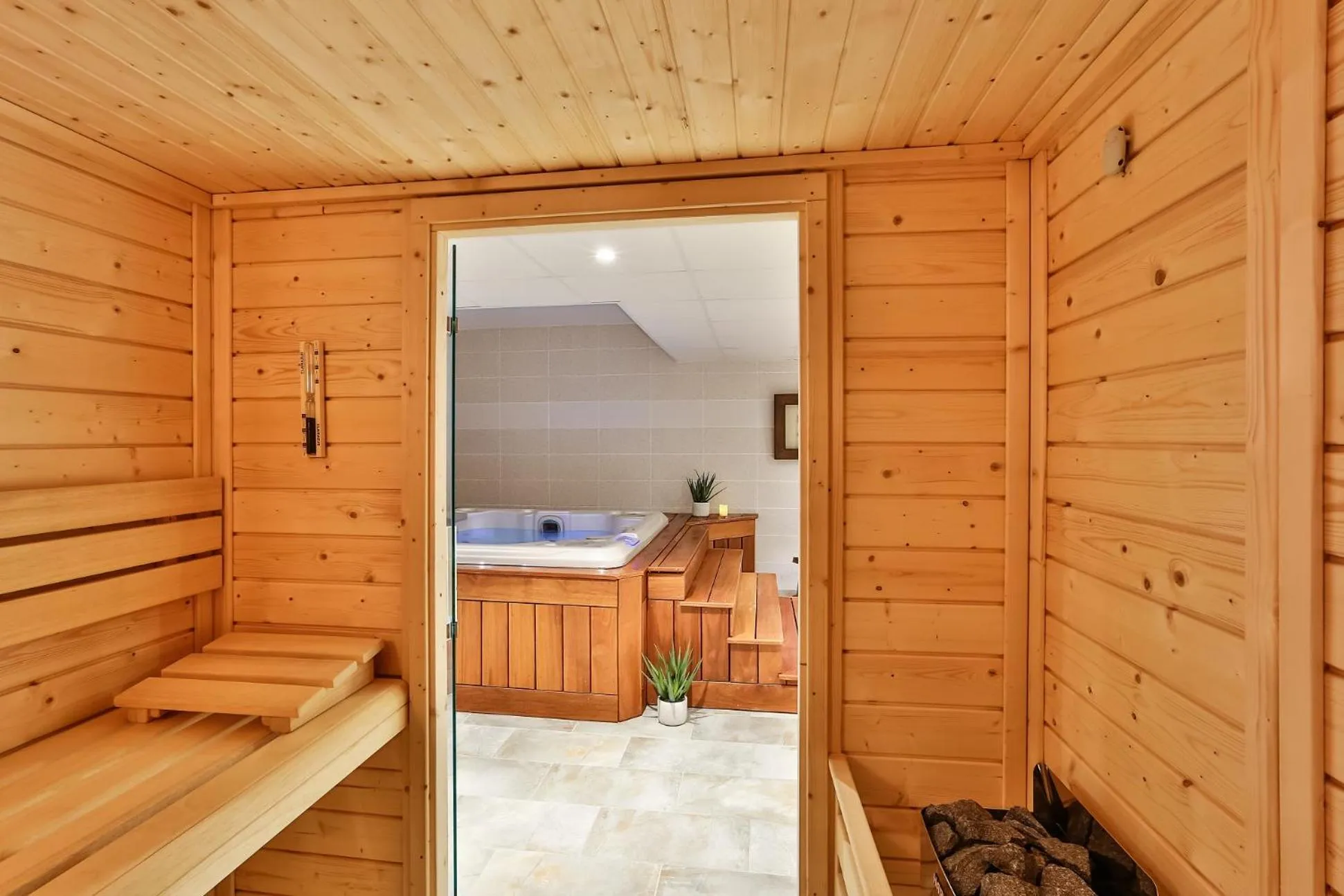 Sauna in Hôtel & Spa FACE À LA MER