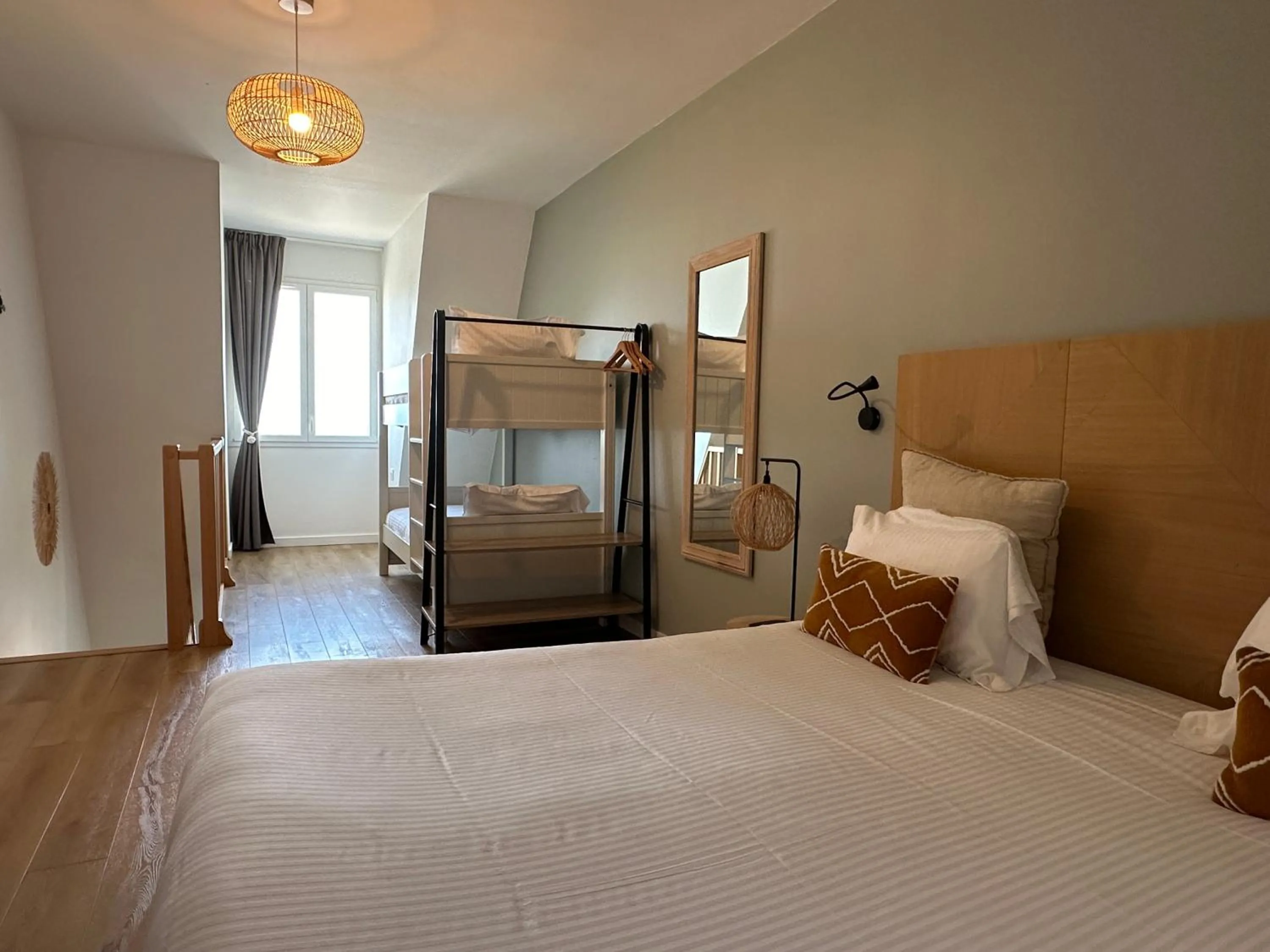 Bedroom, Bed in Hôtel & Spa FACE À LA MER