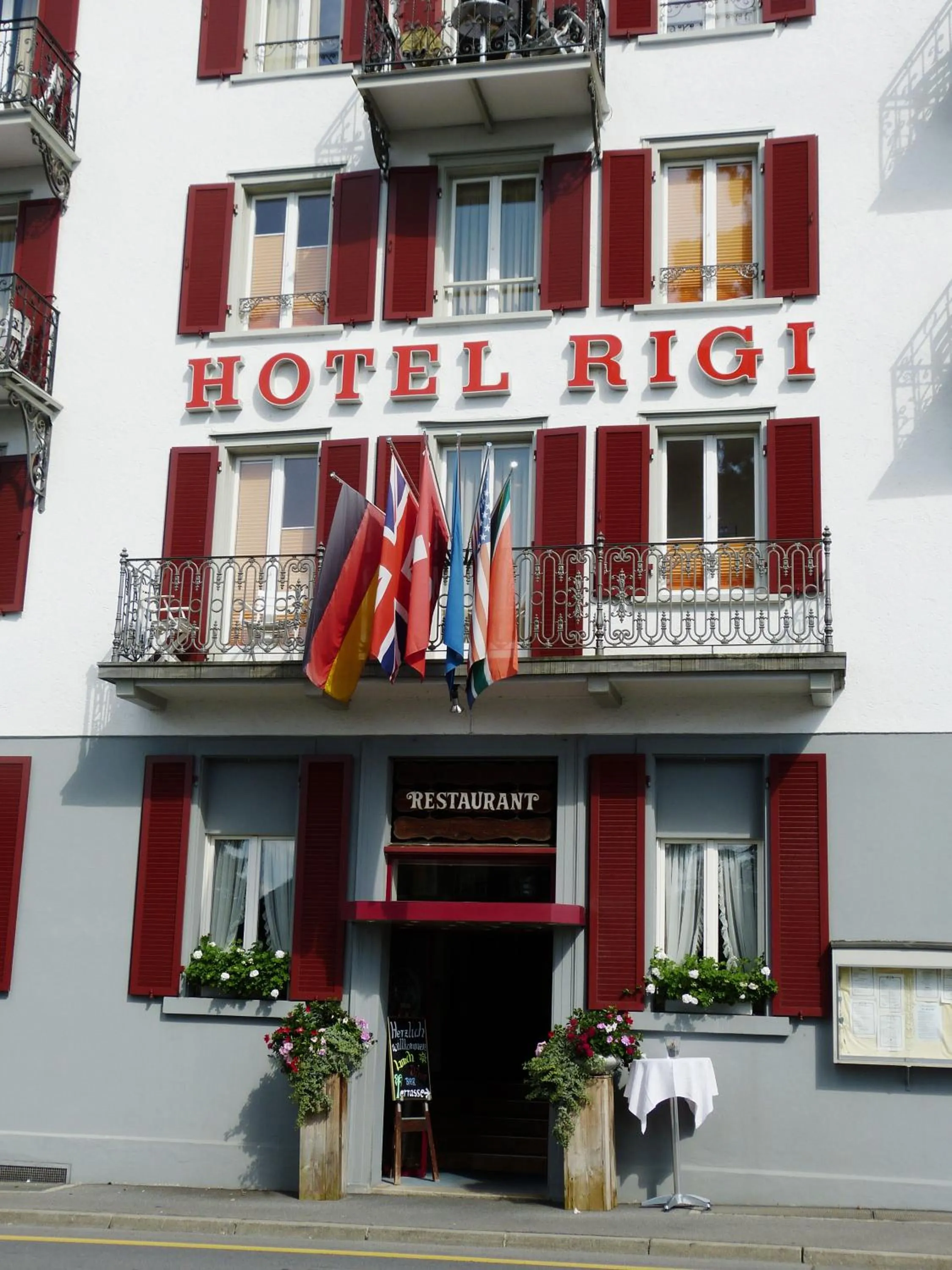 Facade/entrance in Hotel Rigi Vitznau