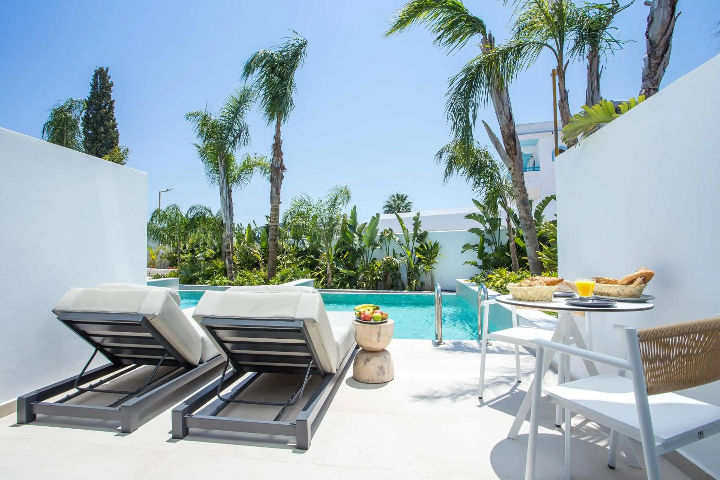 Swimming pool in Vanik Suites