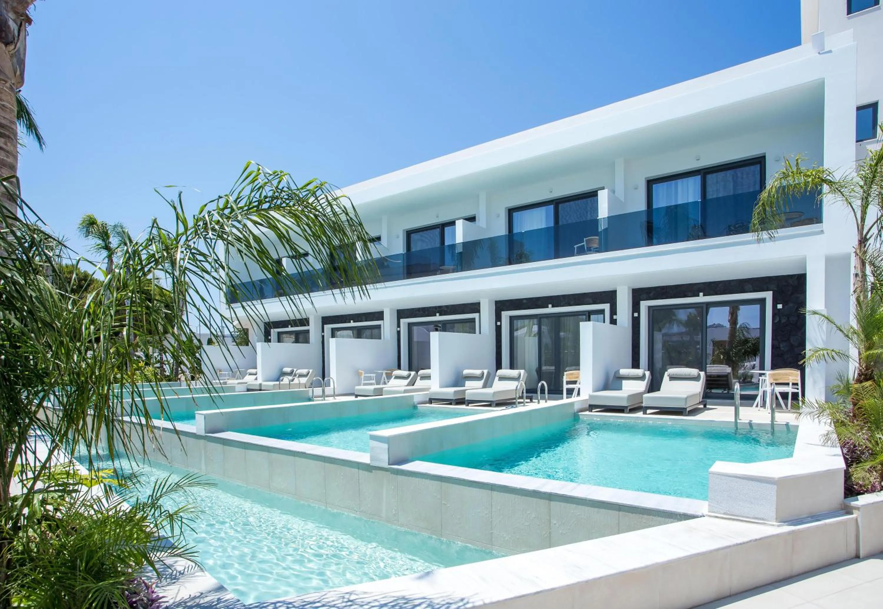 Property building in Vanik Suites