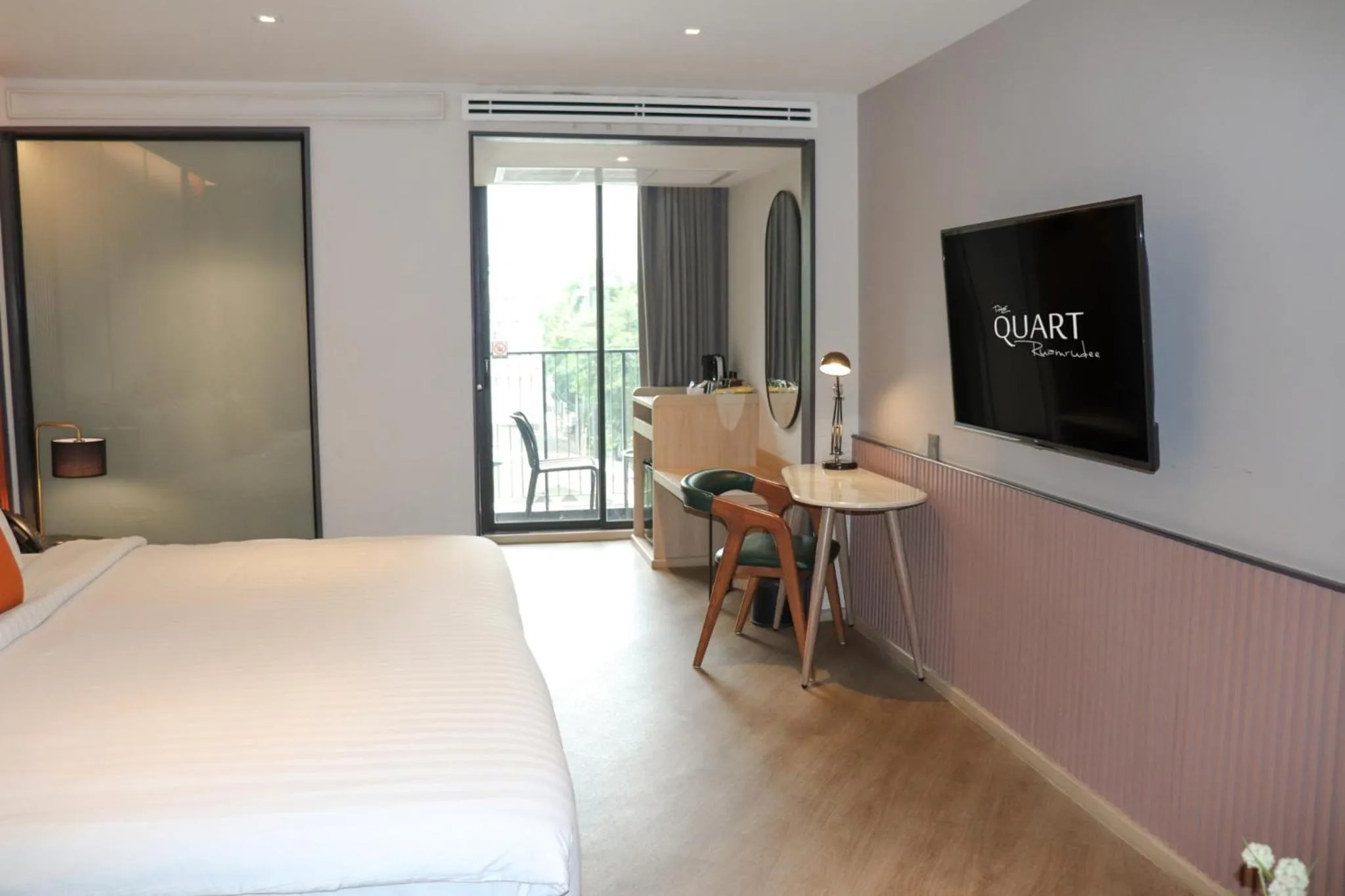 Bed in The Quart Ruamrudee by UHG