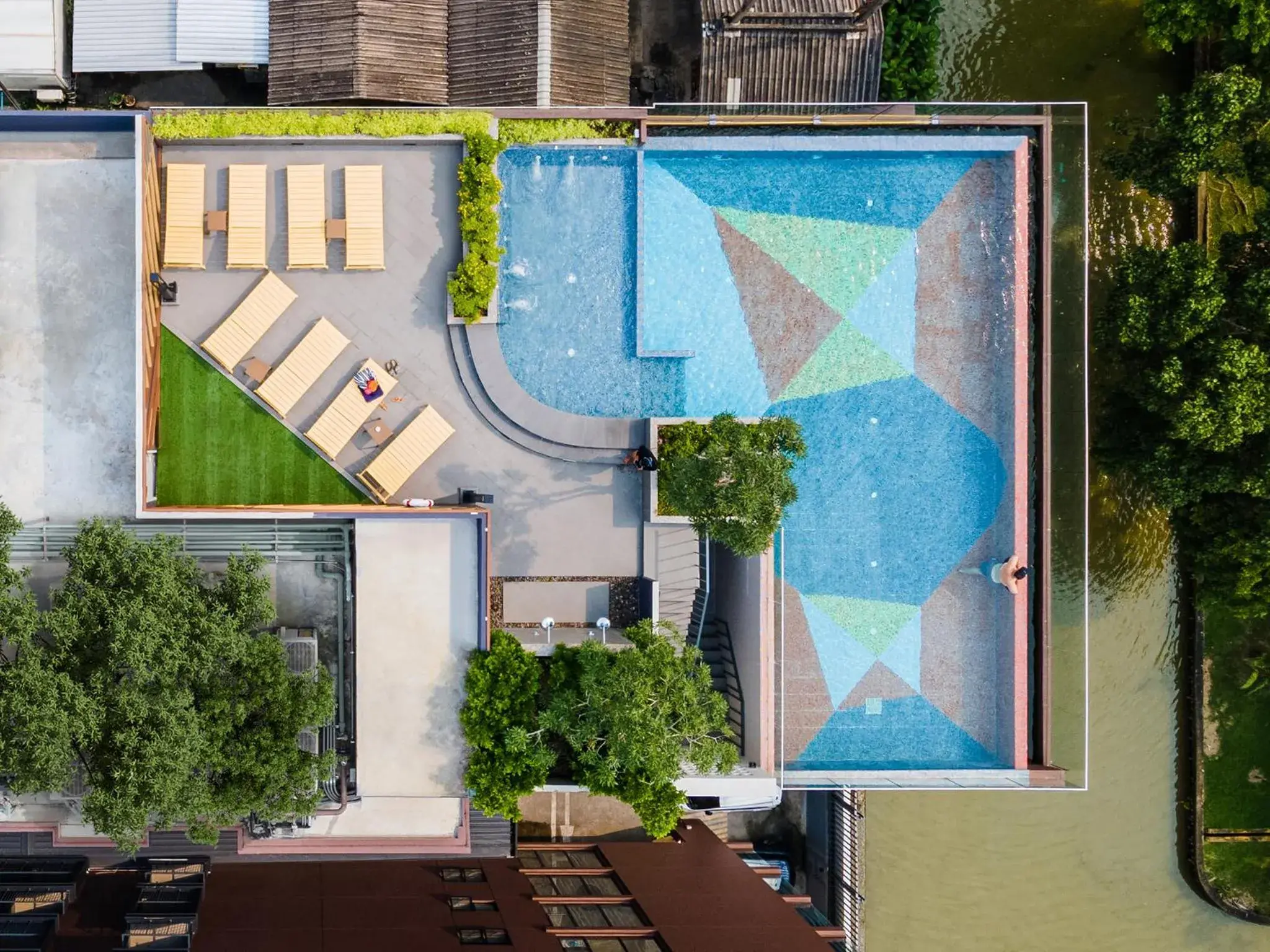 Swimming pool in The Quart Ruamrudee by UHG Swimming pool in The Quart Ruamrudee by UHG