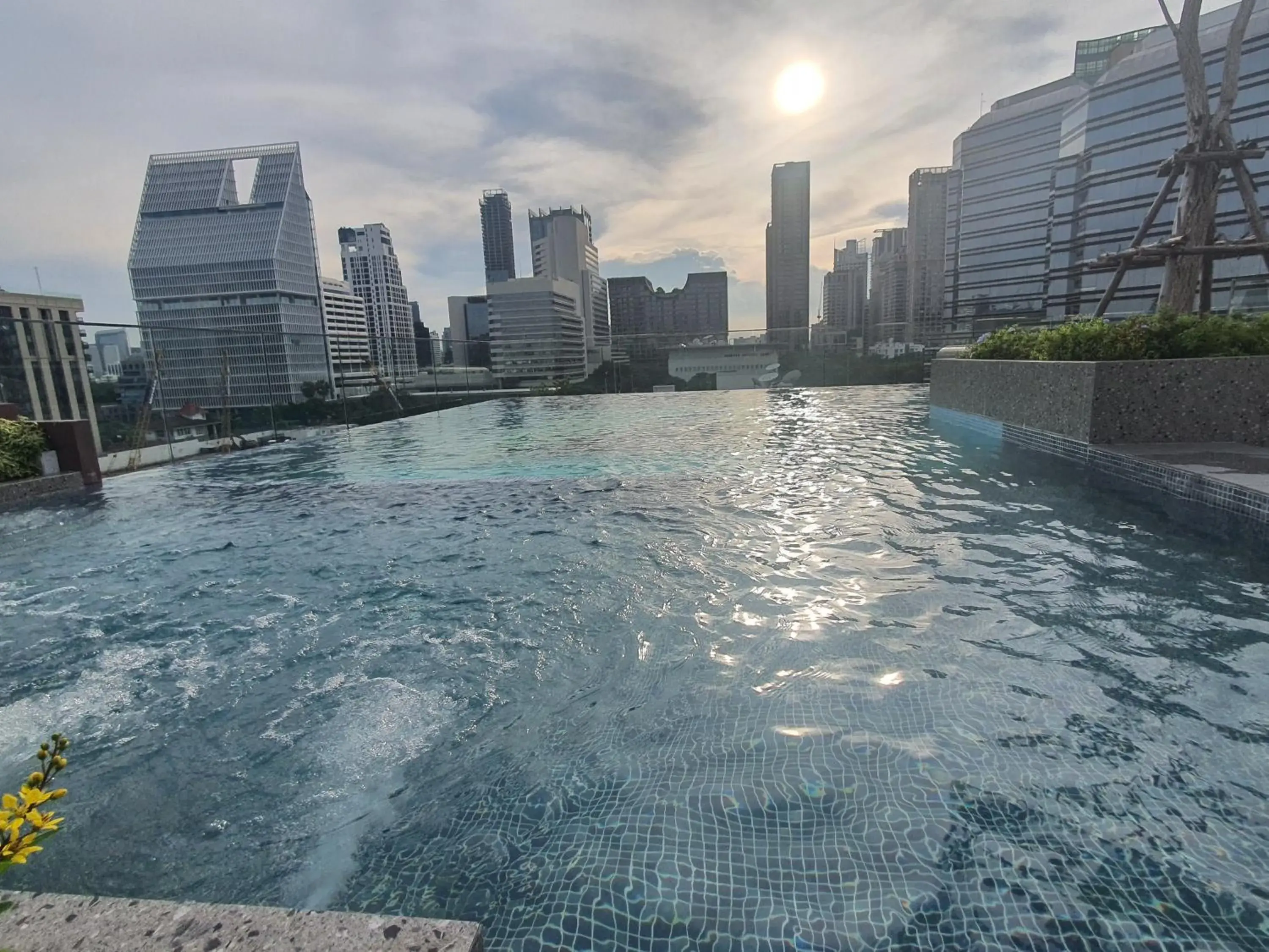 Swimming pool in The Quart Ruamrudee by UHG Swimming pool in The Quart Ruamrudee by UHG