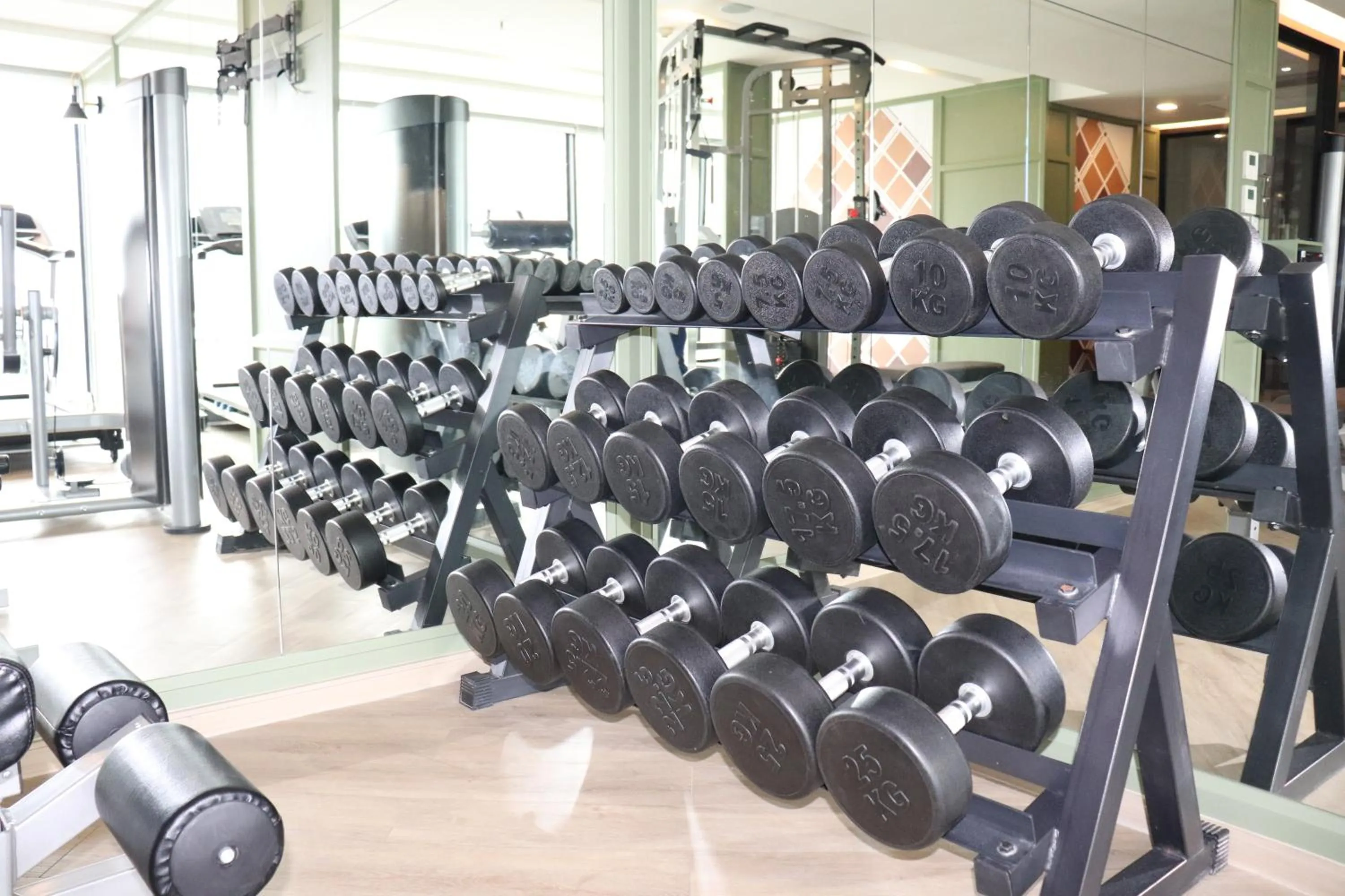 Fitness centre/facilities in The Quart Ruamrudee by UHG