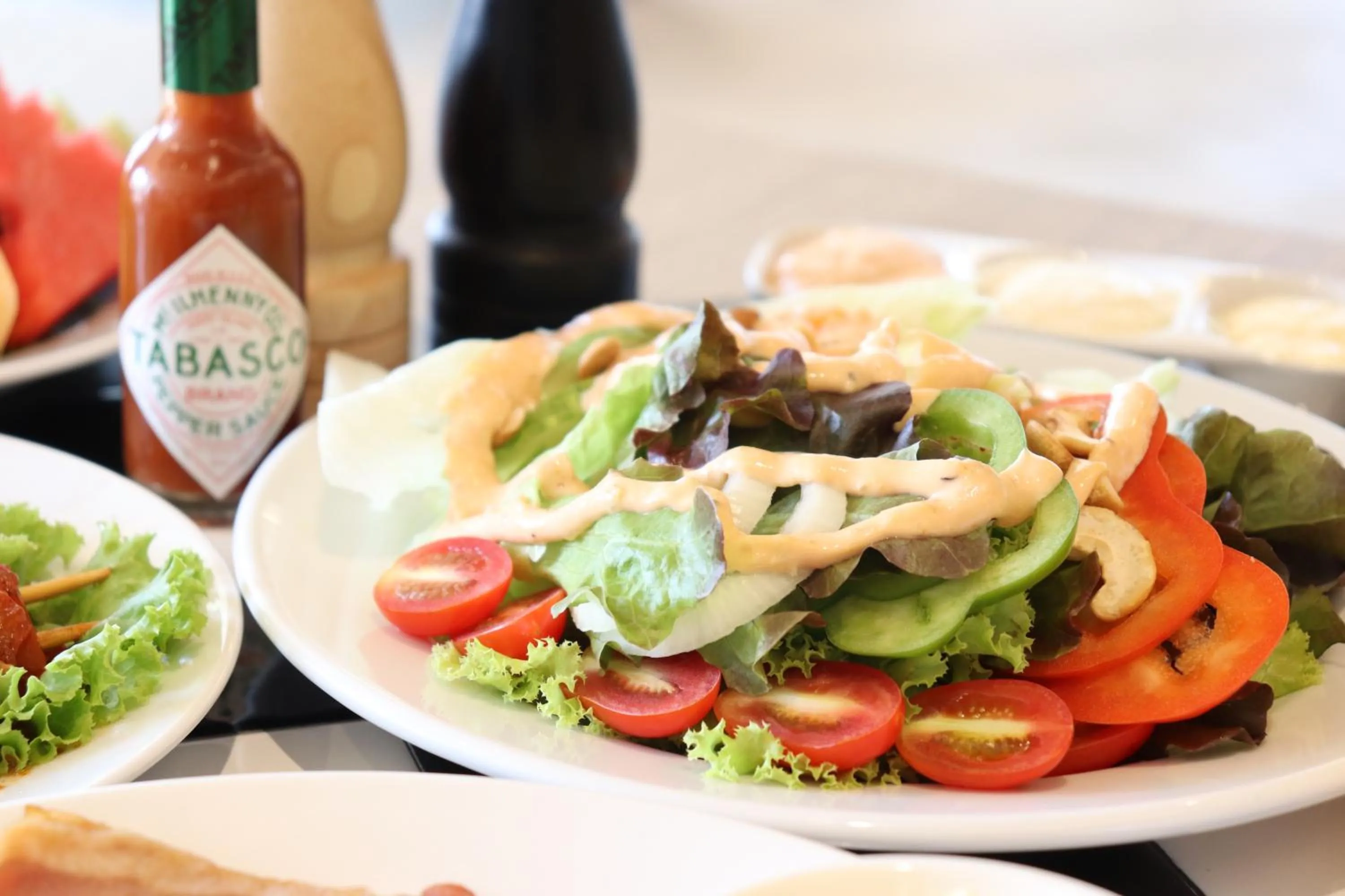 Food and drinks in The Quart Ruamrudee by UHG