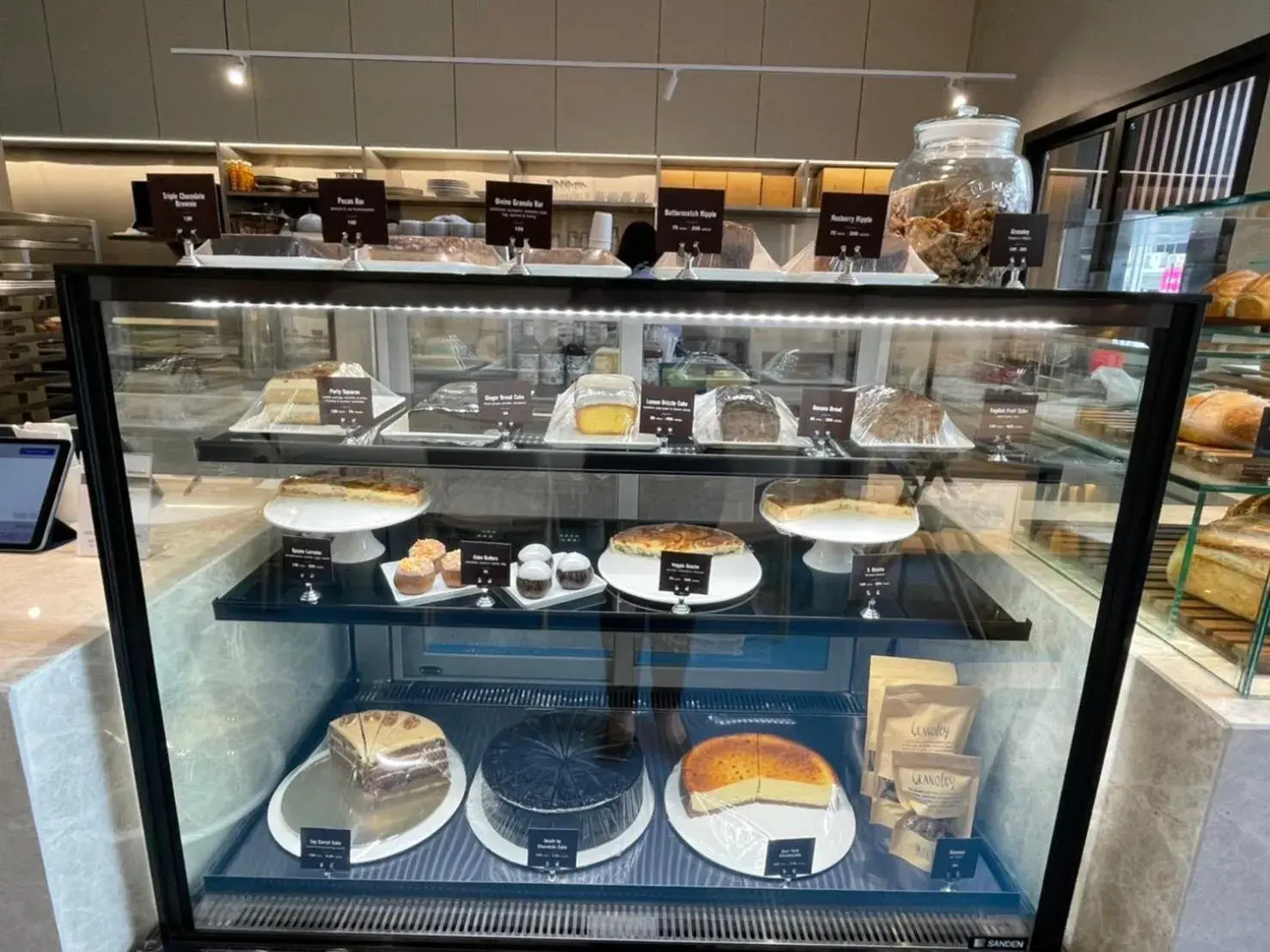 Food and drinks in The Quart Ruamrudee by UHG Food and drinks in The Quart Ruamrudee by UHG