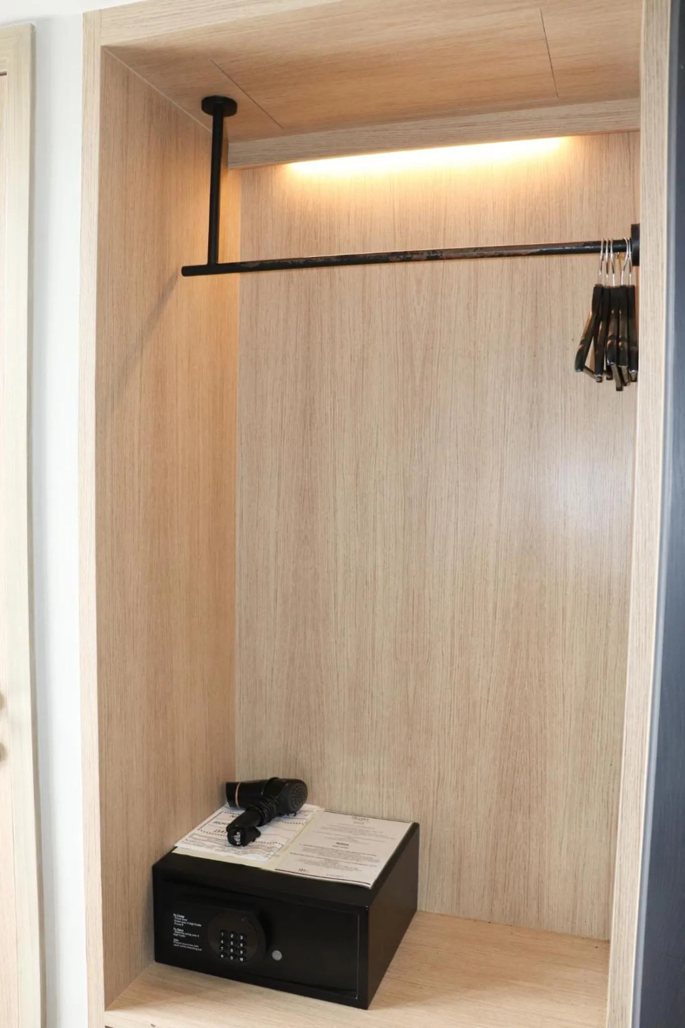 The Quart Ruamrudee by UHG