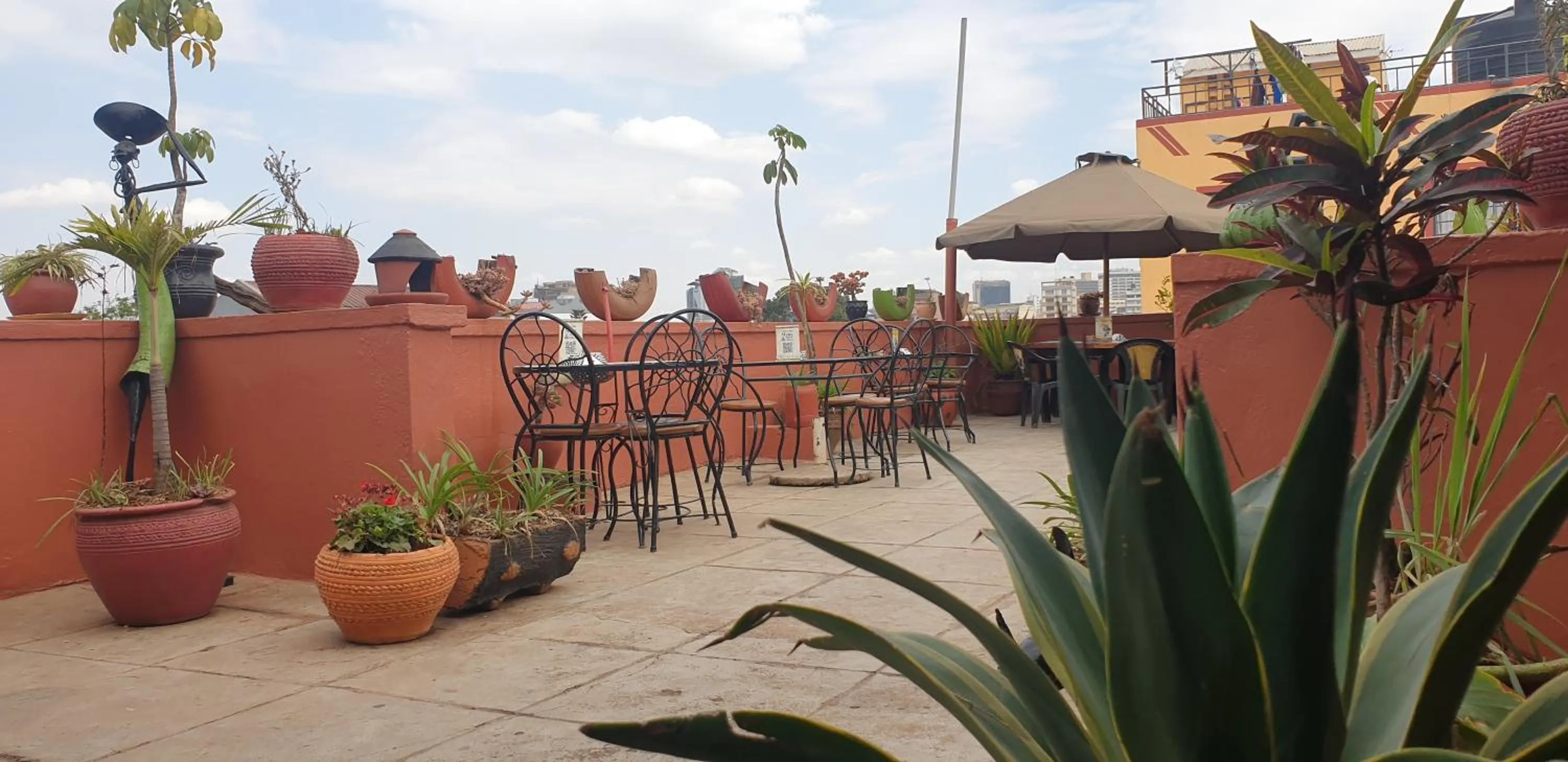 Restaurant/places to eat in Khweza Bed and Breakfast