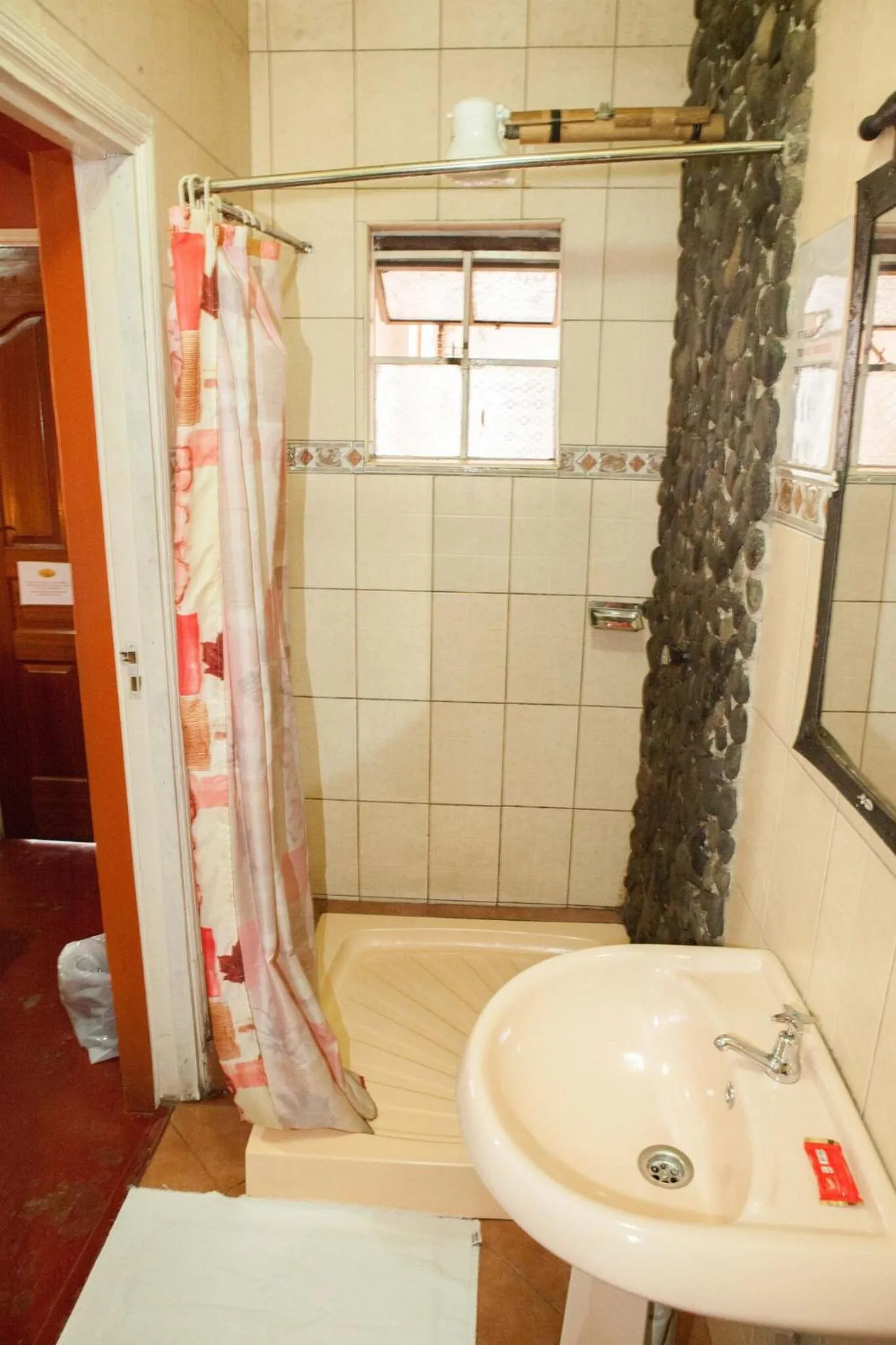 Bathroom in Khweza Bed and Breakfast