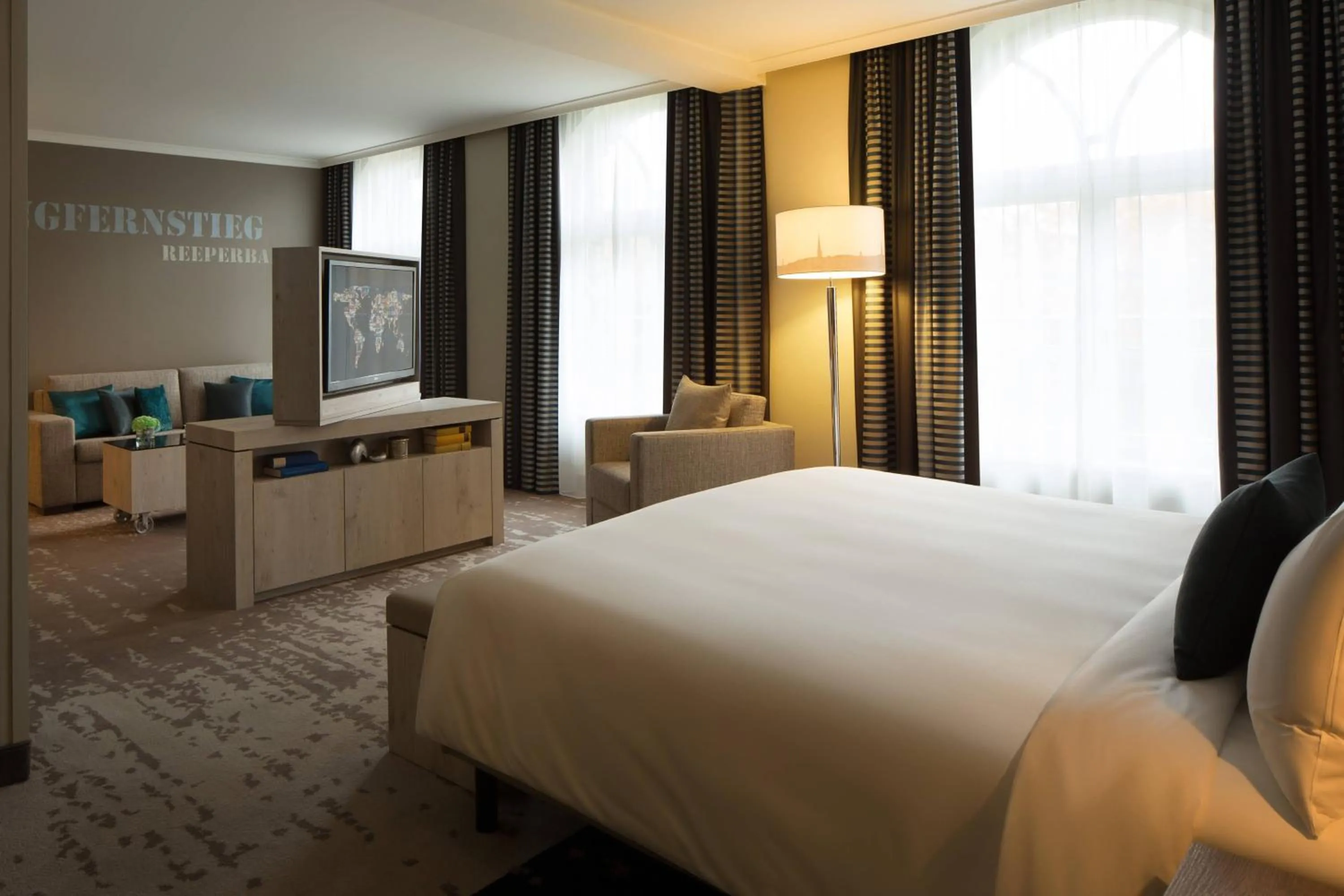 Bedroom, Bed in Renaissance Hamburg Hotel