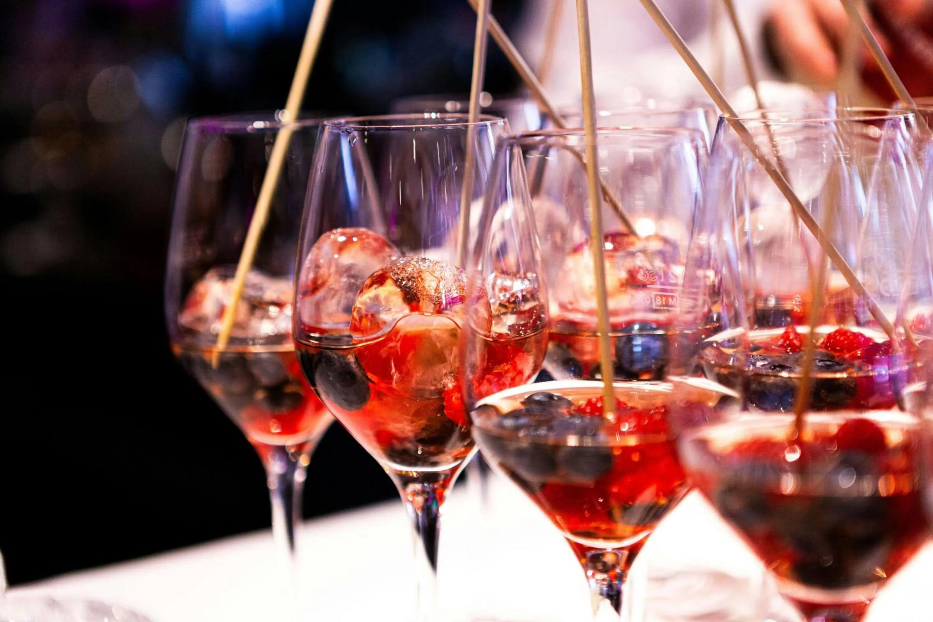 Lounge or bar in Renaissance Hamburg Hotel