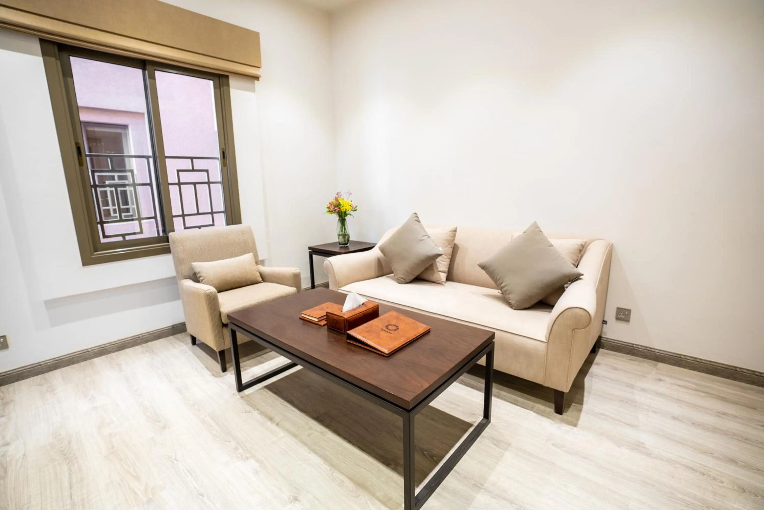 Seating area in Aram Hotel - AlMeshael Exit 18 فندق آرام - حي المشاعل مخرج 18