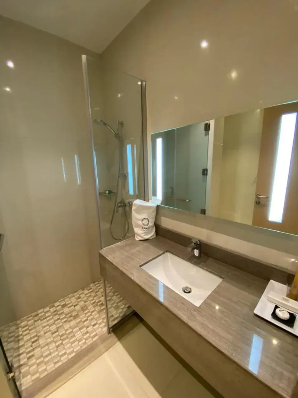 Bathroom in Aram Hotel - AlMeshael Exit 18 فندق آرام - حي المشاعل مخرج 18 Bathroom in Aram Hotel - AlMeshael Exit 18 فندق آرام - حي المشاعل مخرج 18