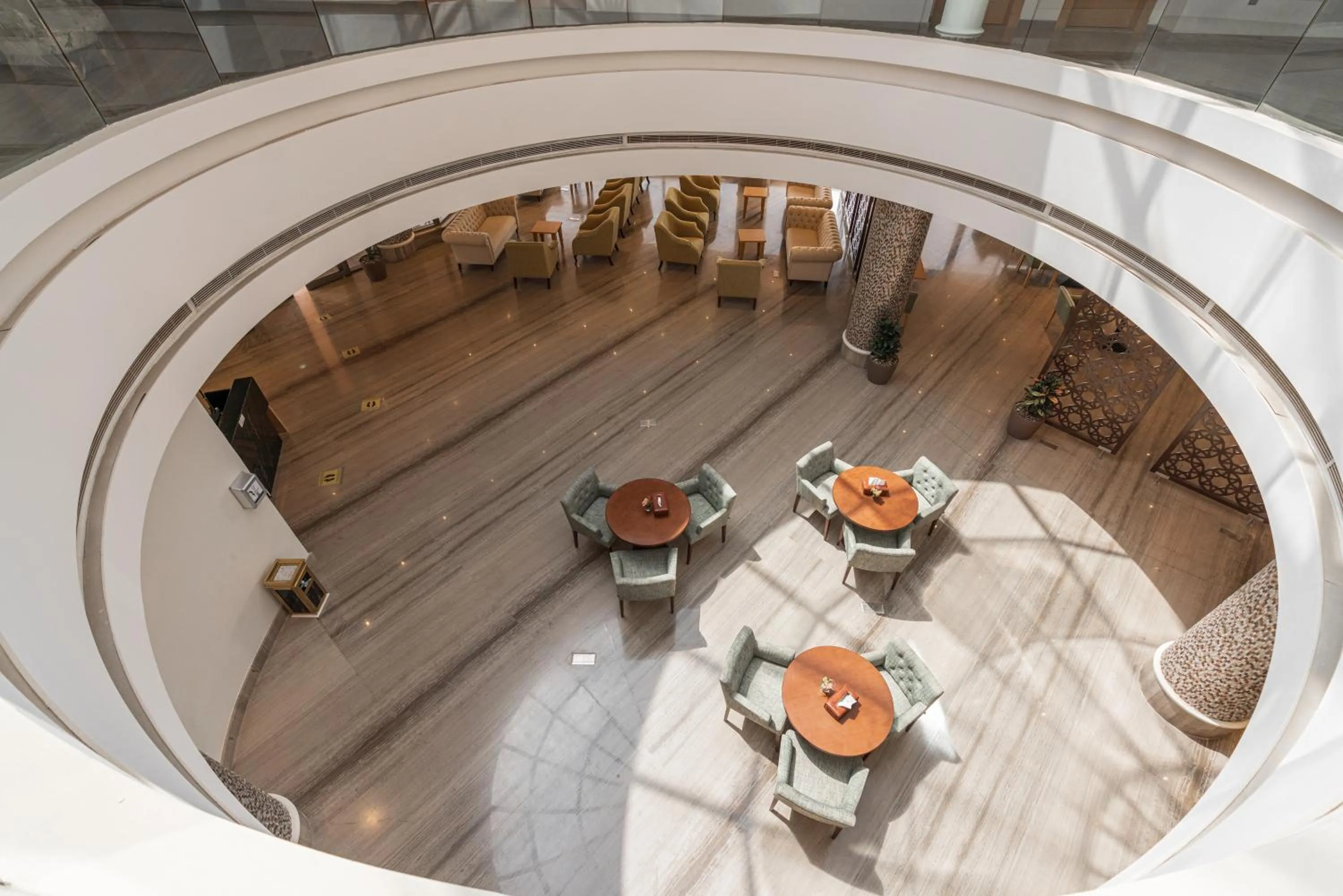 Restaurant/places to eat in Aram Hotel - AlMeshael Exit 18 فندق آرام - حي المشاعل مخرج 18