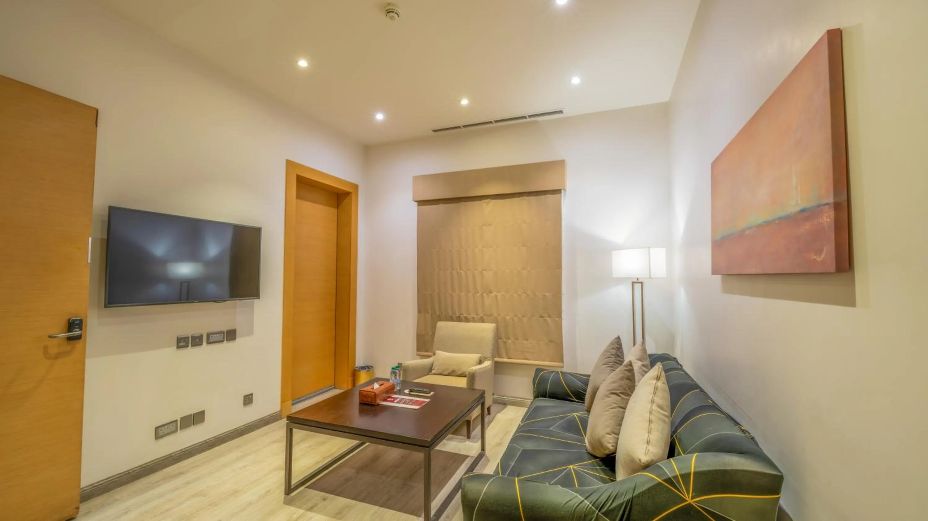 TV and multimedia in Aram Hotel - AlMeshael Exit 18 فندق آرام - حي المشاعل مخرج 18