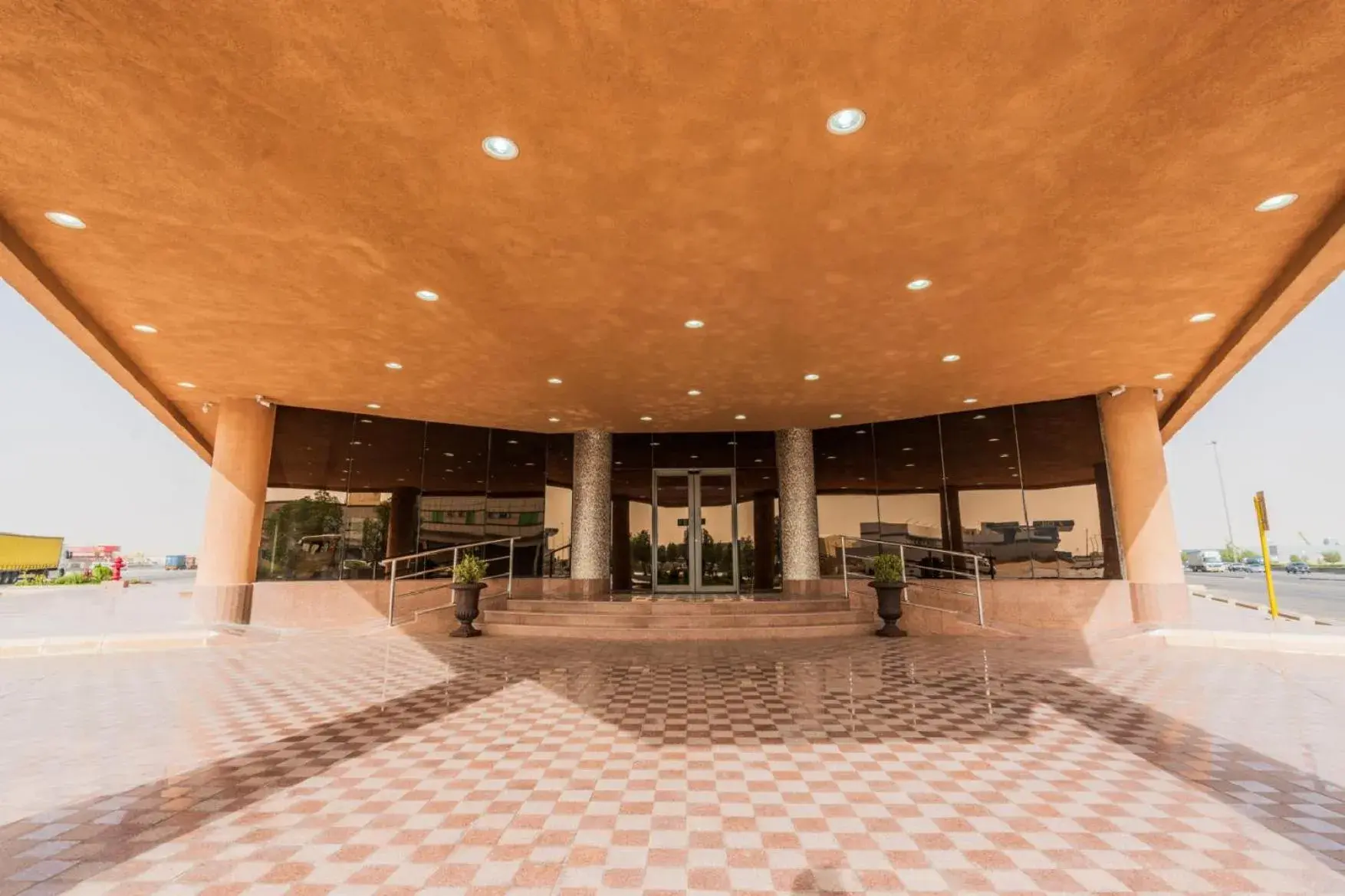 Property building in Aram Hotel - AlMeshael Exit 18 Property building in Aram Hotel - AlMeshael Exit 18