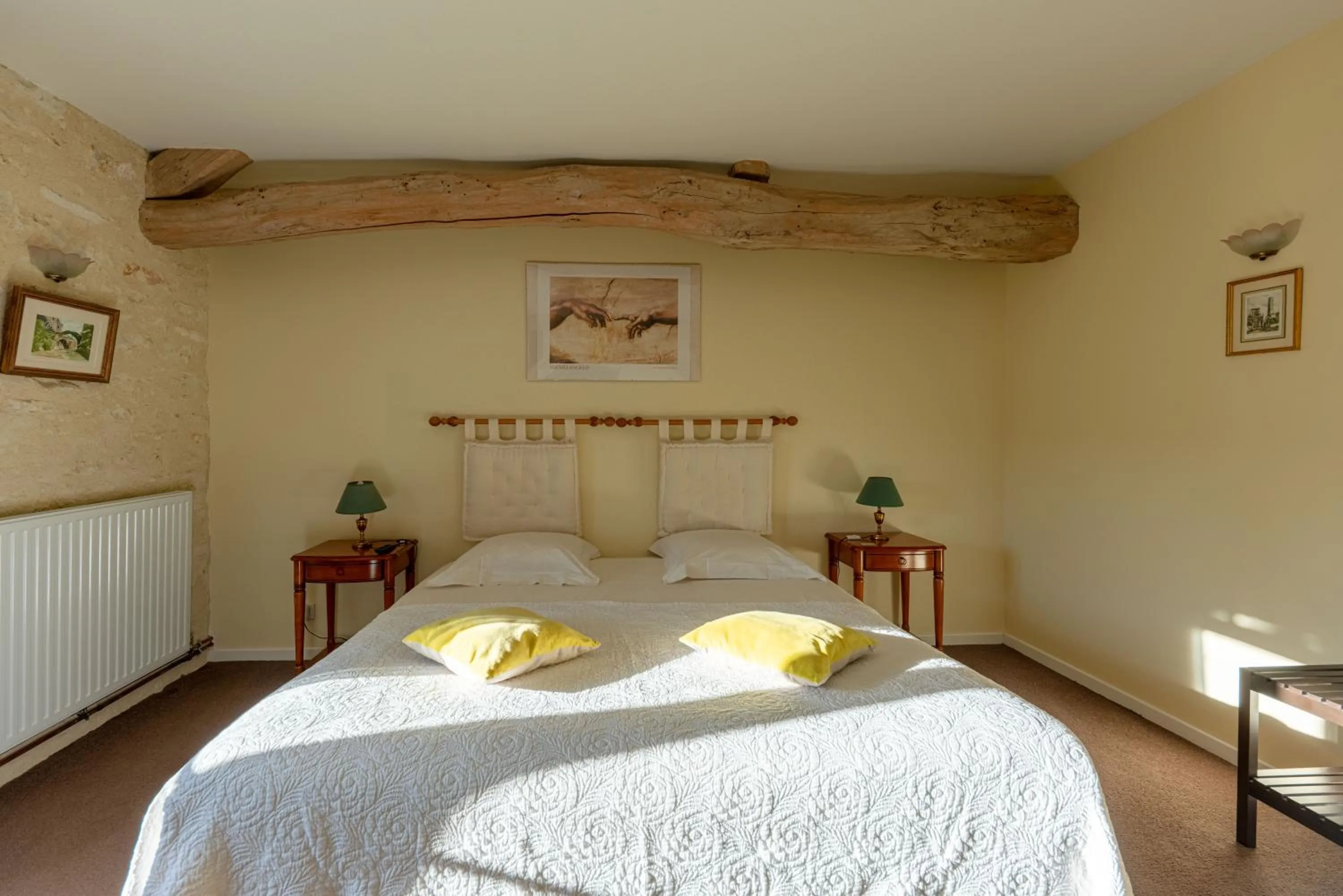 Bedroom, Bed in La maison de Charlotte - chambres d'hôtes-Futuroscope