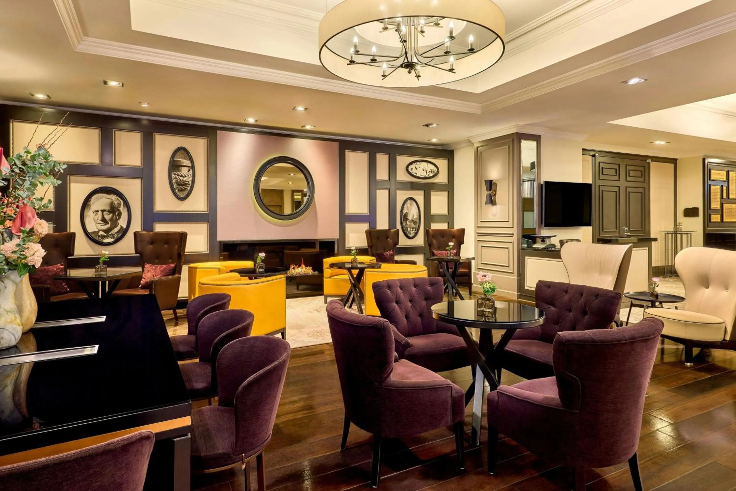 Lobby or reception in Hamburg Marriott Hotel