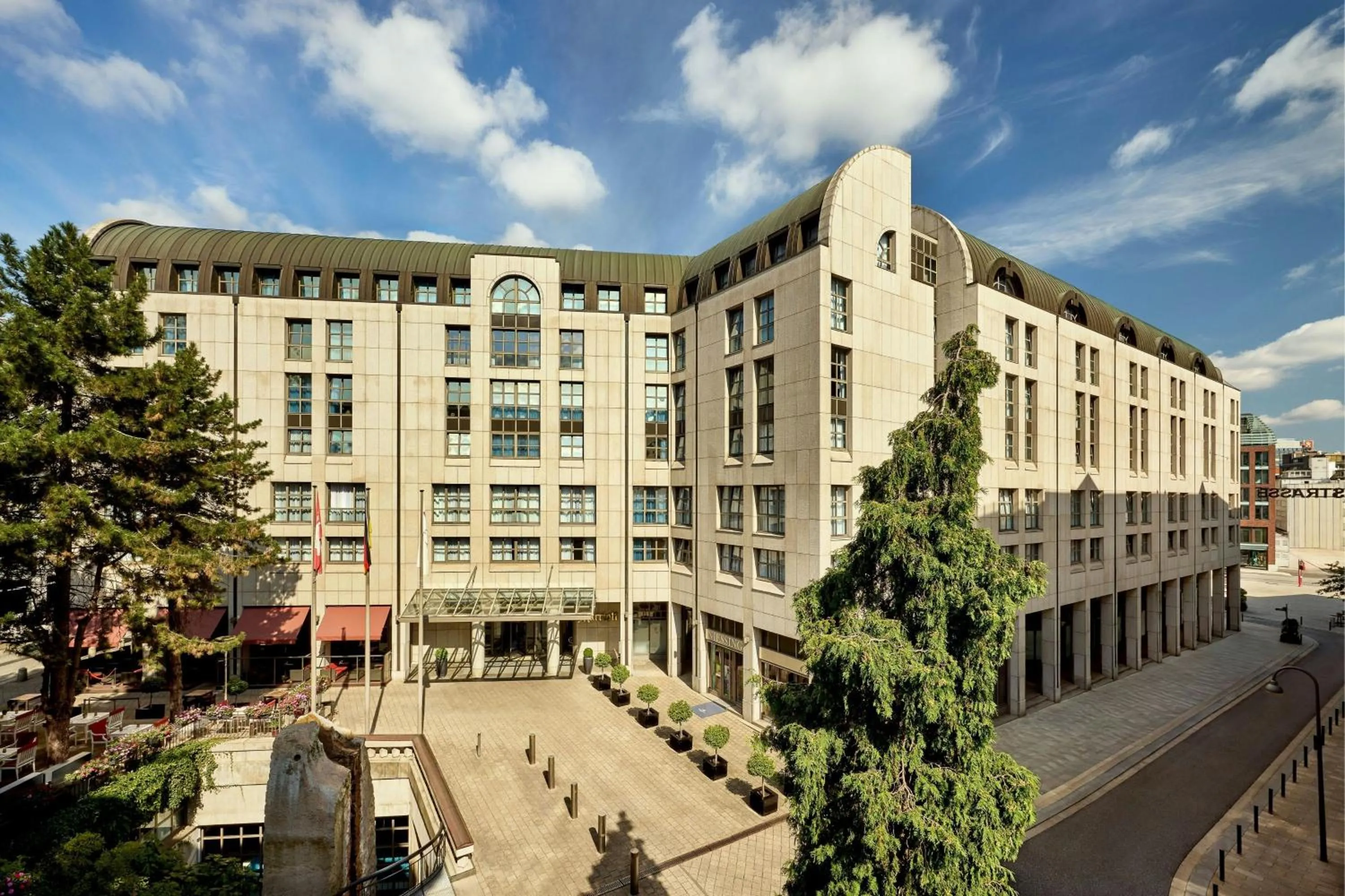 Property building in Hamburg Marriott Hotel