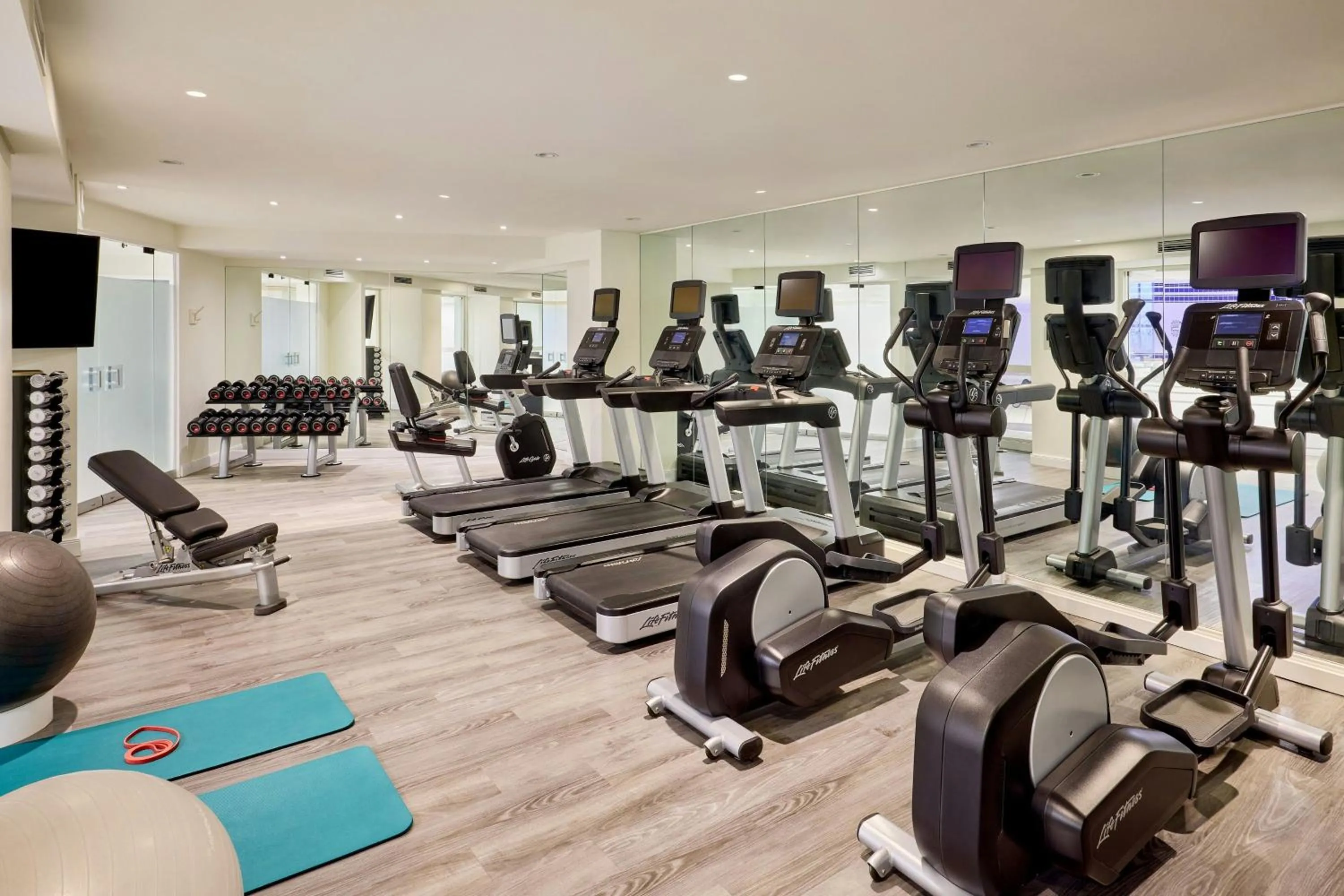 Fitness centre/facilities in Hamburg Marriott Hotel