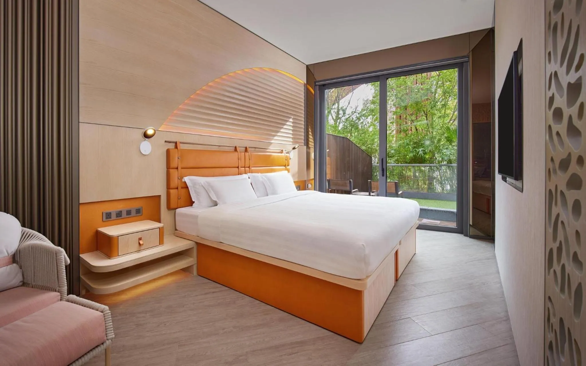 Photo of the whole room, Bed in WM Hotel Hong Kong, Vignette Collection