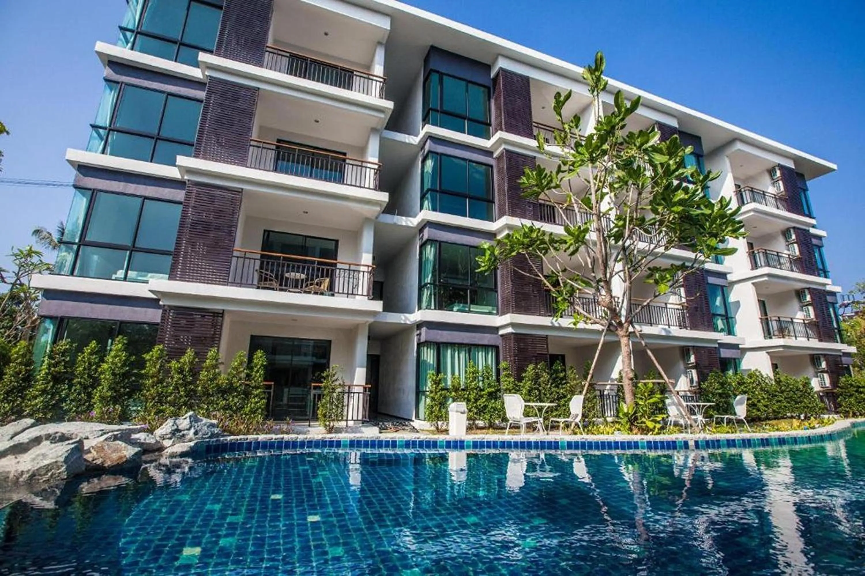 Property building in The Title Beach Front