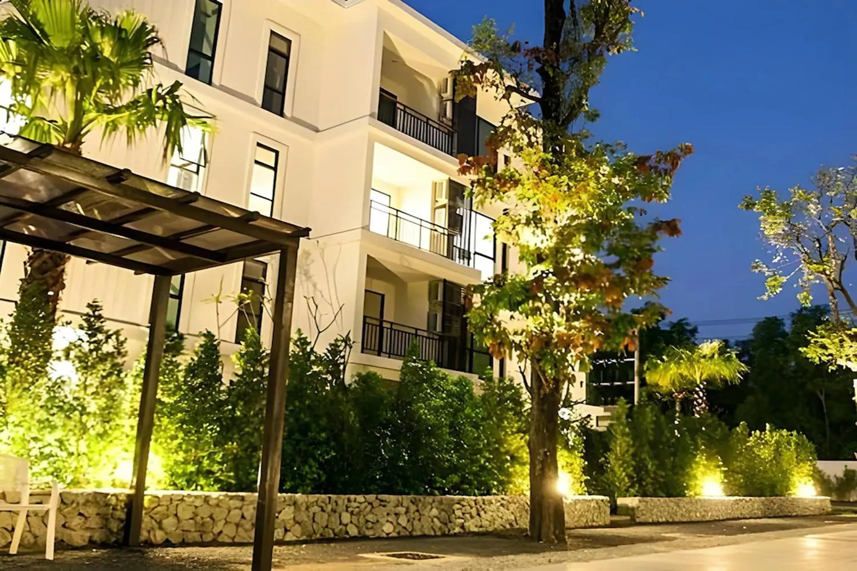 Property building in The Title Beach Front Property building in The Title Beach Front